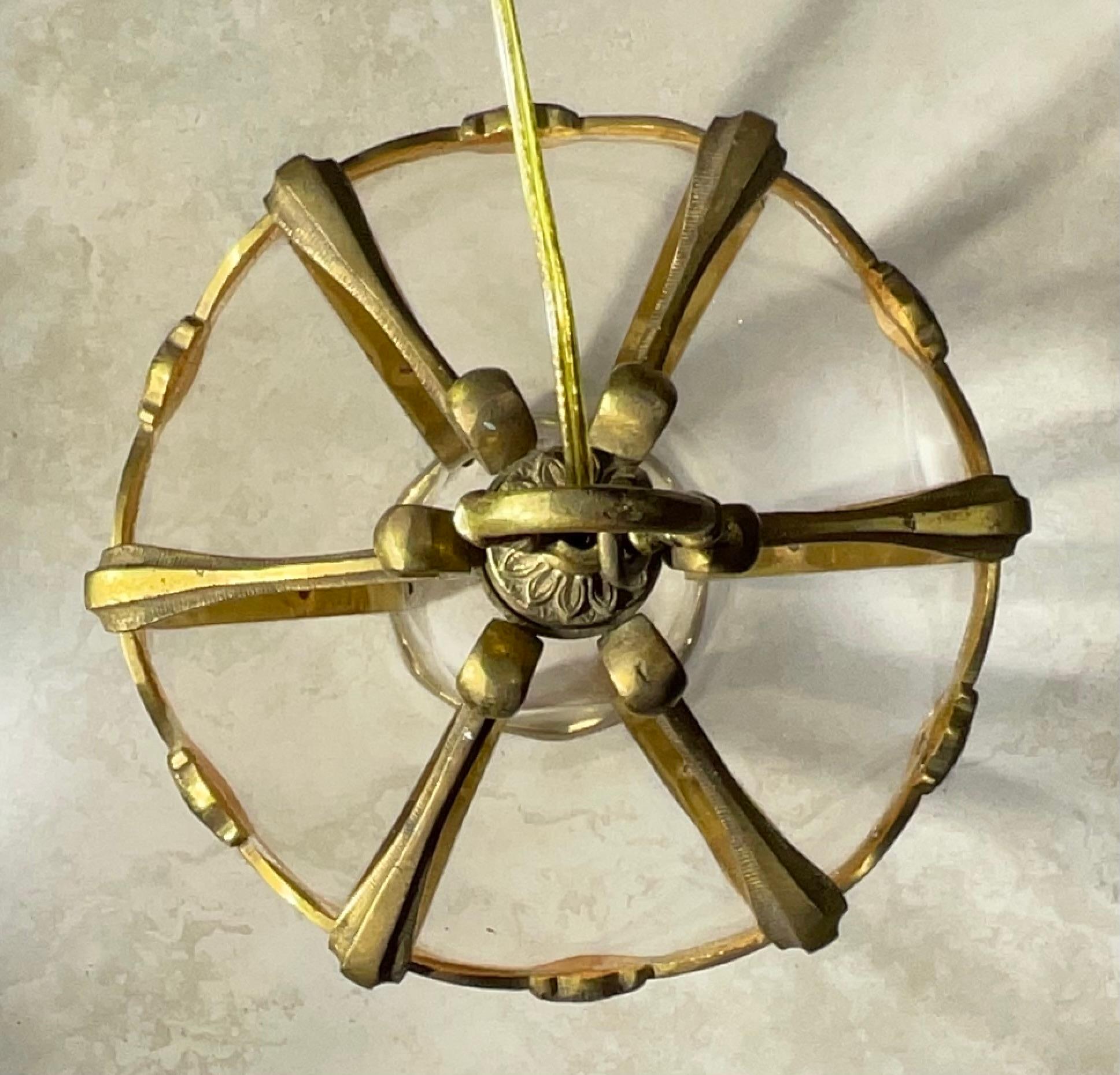 XX secolo Lampada a sospensione a lanterna in bronzo francese vintage in vendita
