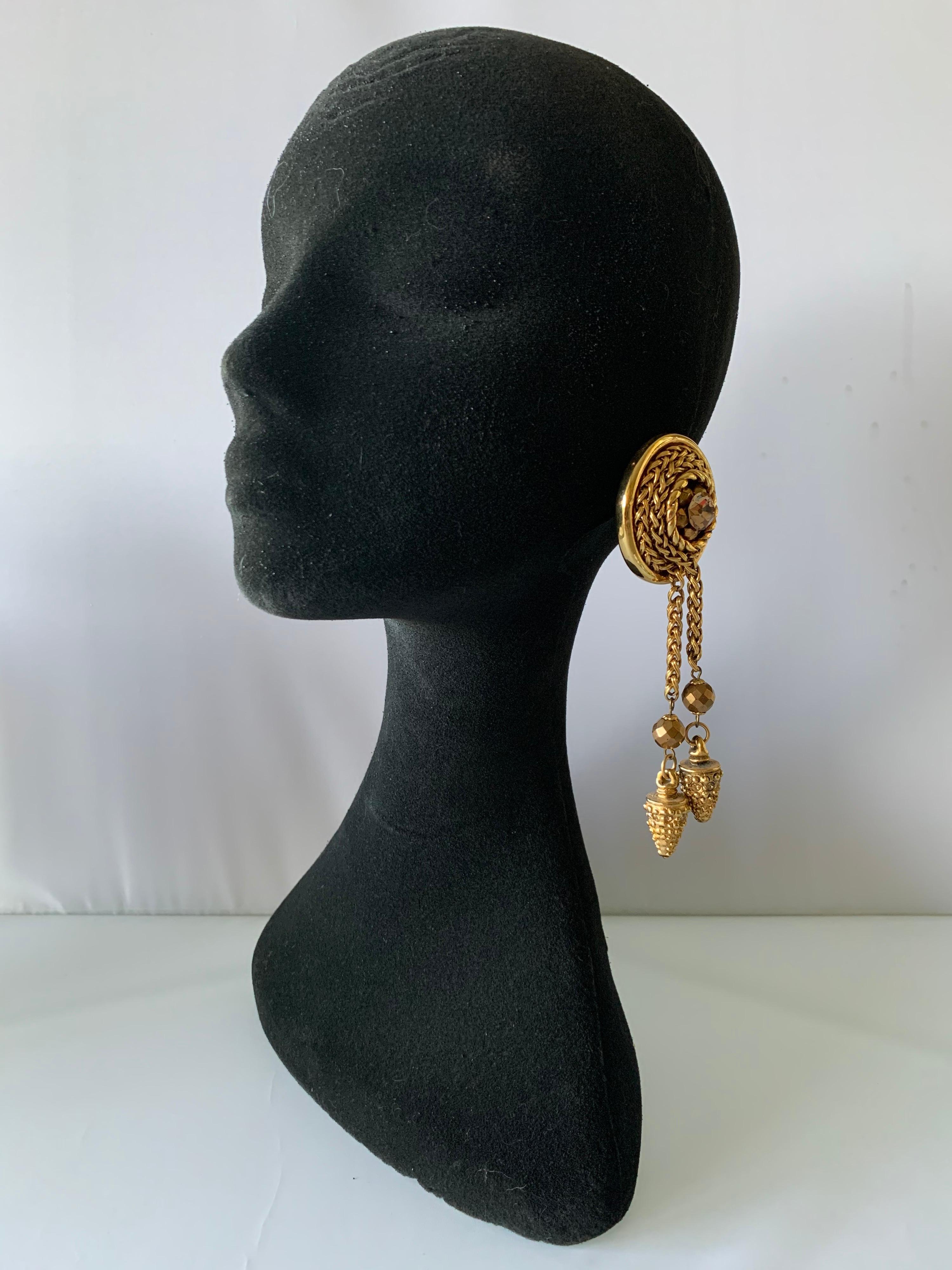 Boucles d'oreilles en bronze français vintage avec pompons  Excellent état - En vente à Palm Springs, CA