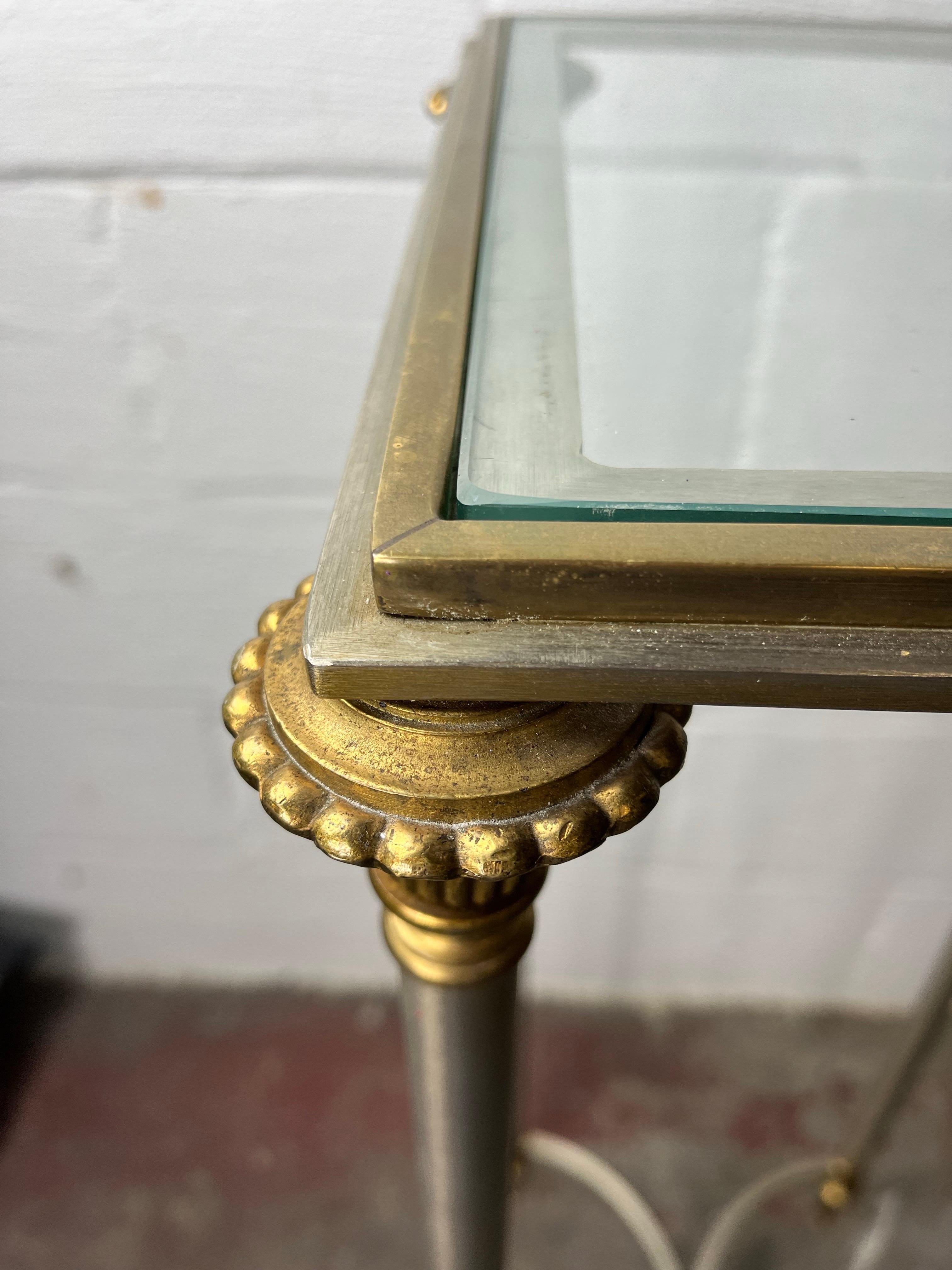 Vintage Französisch gebürstetem Stahl und Messing neoklassischen Directoire Tisch Stand im Angebot 8