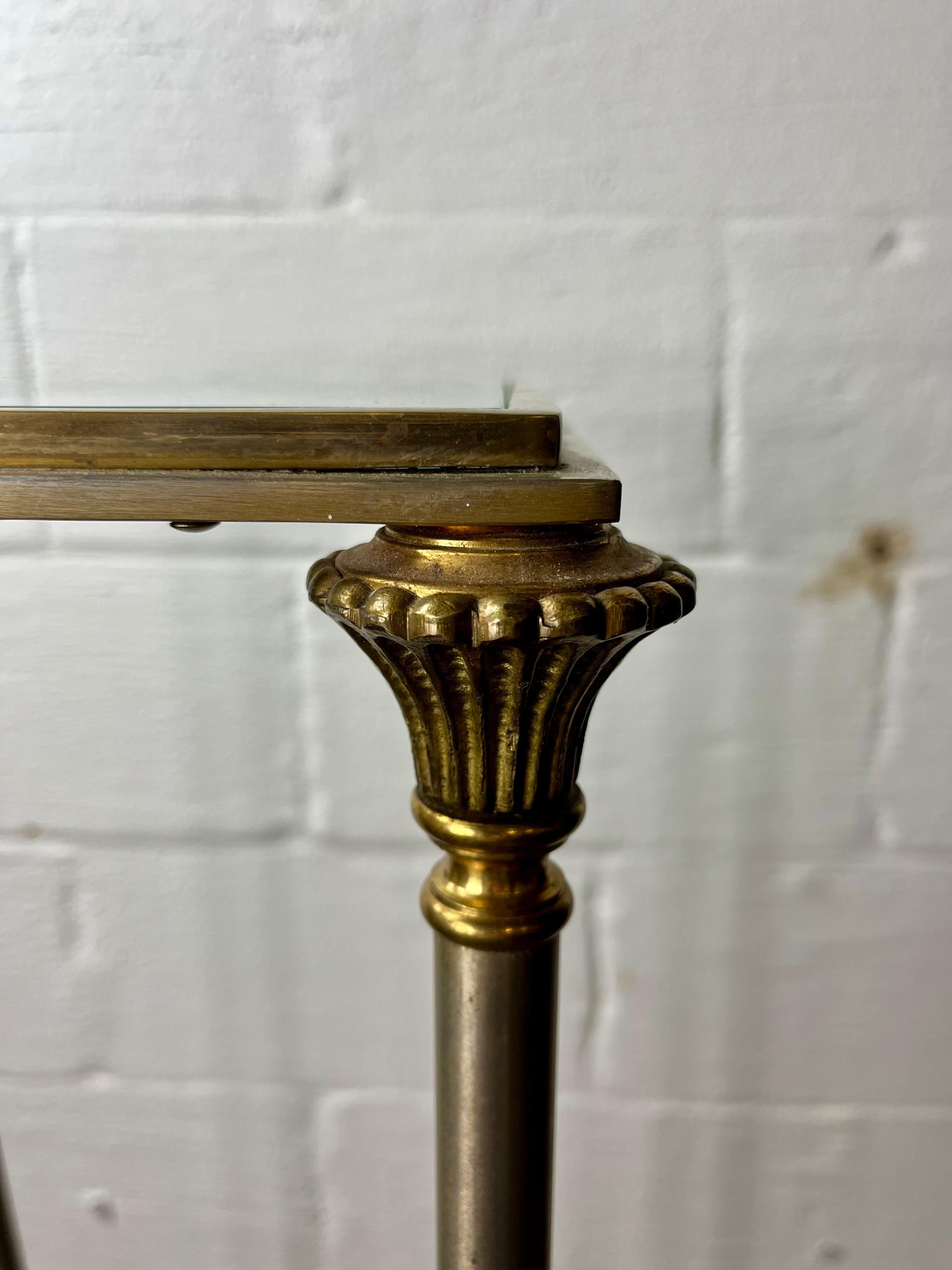 Vintage Französisch gebürstetem Stahl und Messing neoklassischen Directoire Tisch Stand im Angebot 2