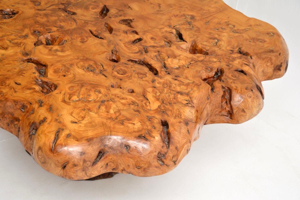 Table basse vintage en ronce de noyer française 3