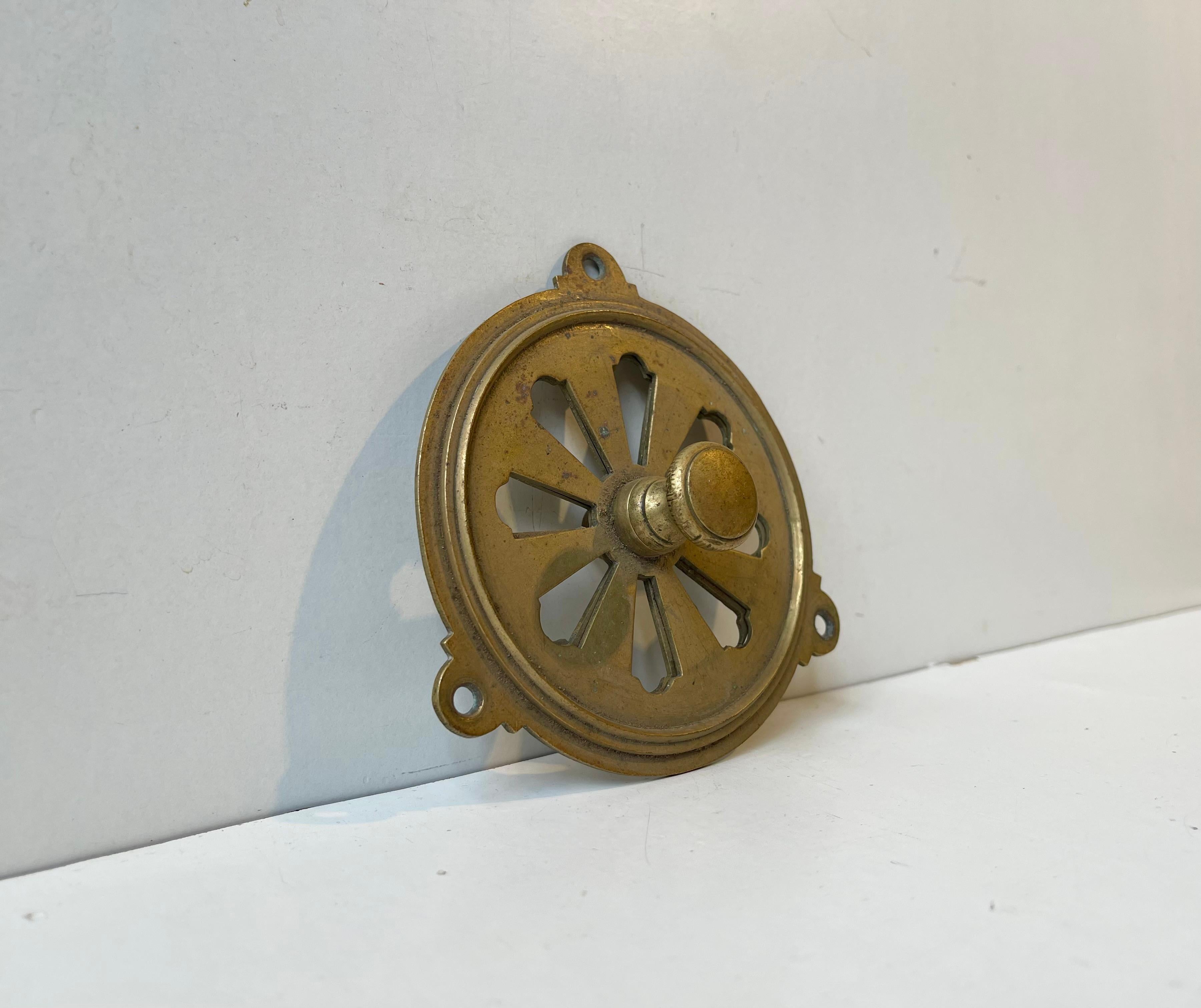 Vintage French Butterfly Air Vent in Brass, 1950s Francés en venta
