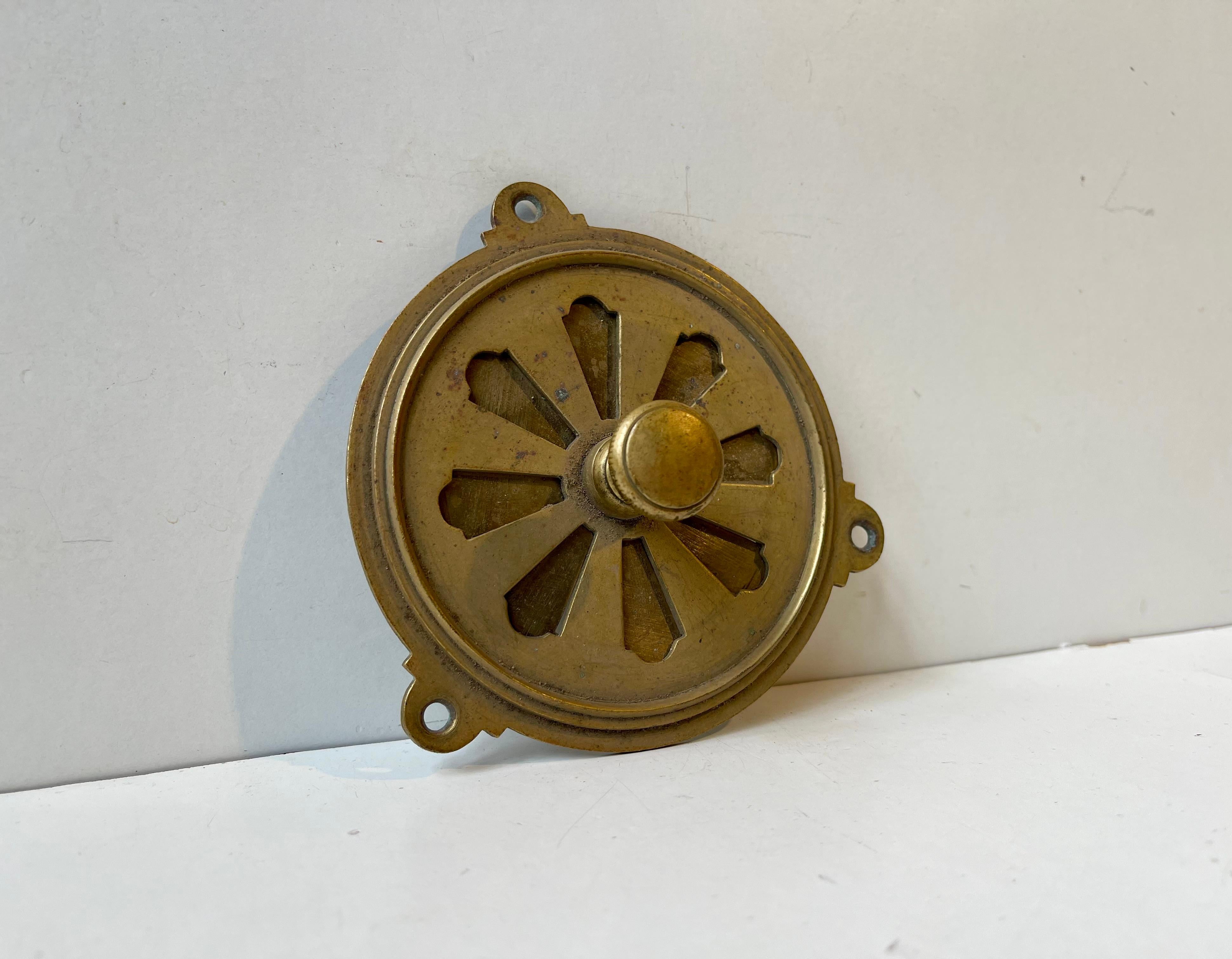Vintage French Butterfly Air Vent in Brass, 1950s en venta 2