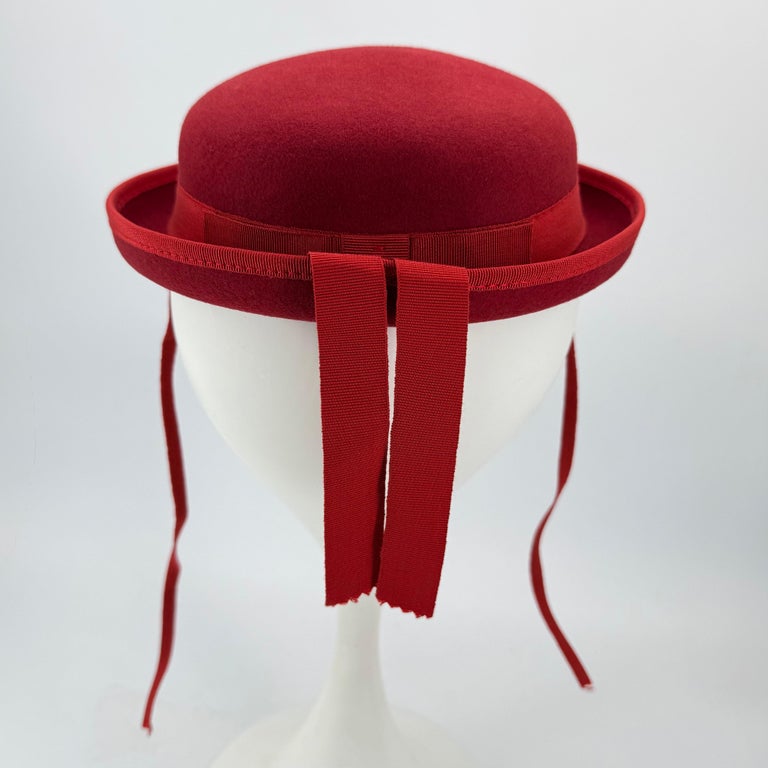 Vintage Red Felted Wool Cloche Hat Bow Detail Parisian Coquette 90s ?source=/file/  main image 3