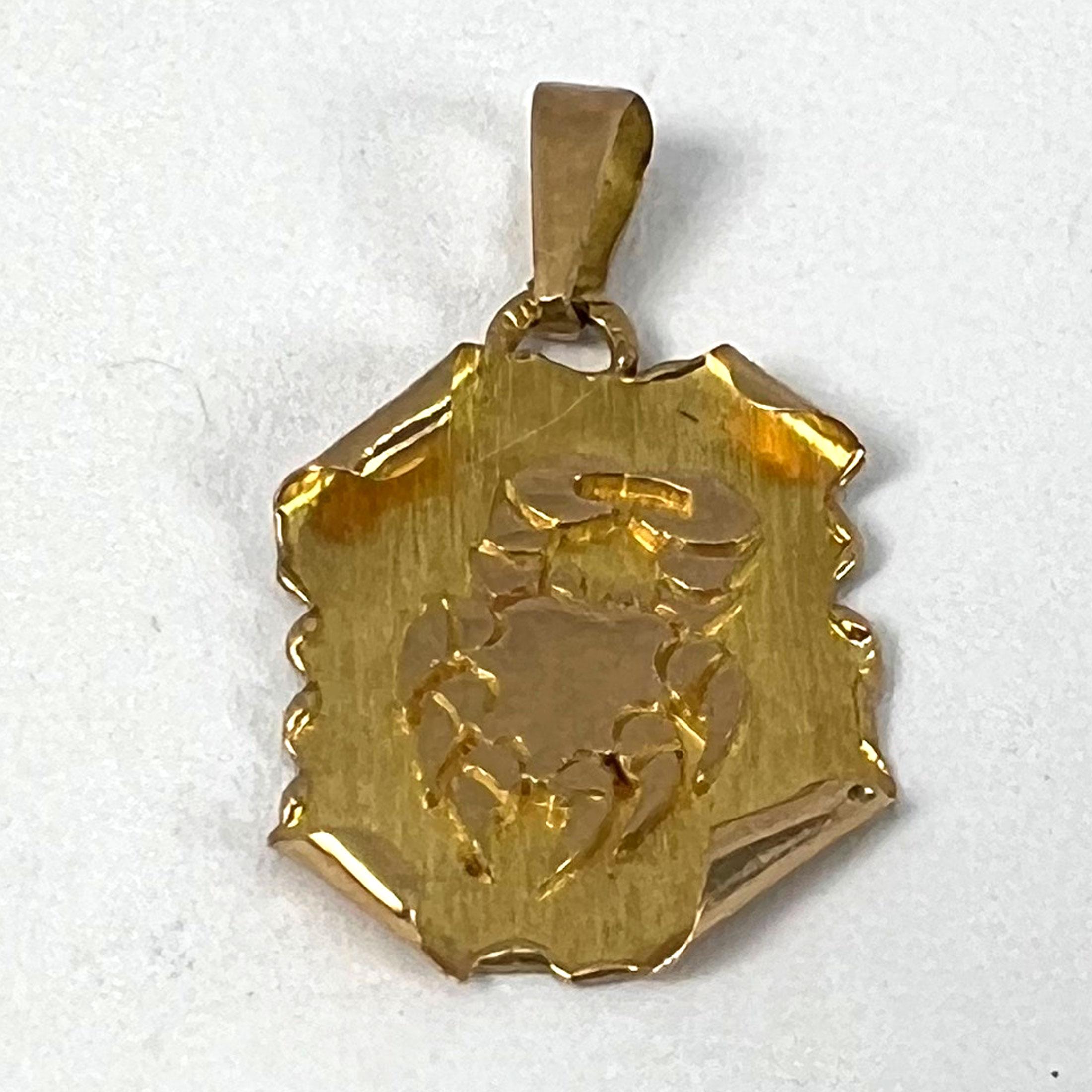 Rouleau de cancer français vintage  Pendentif à breloques en or jaune 18K Zodiac en vente 8