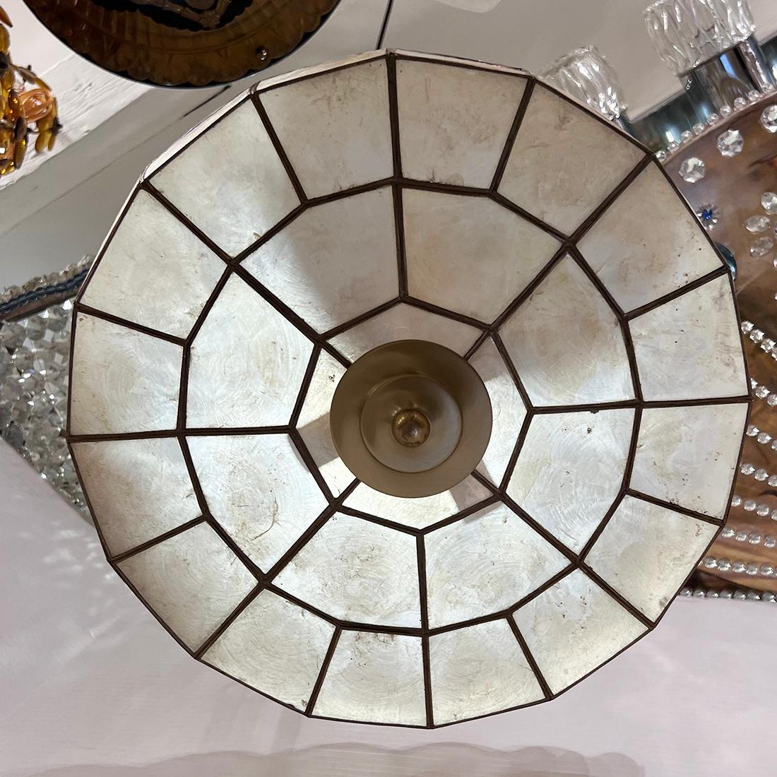 Lámpara francesa vintage Capiz Resina en venta
