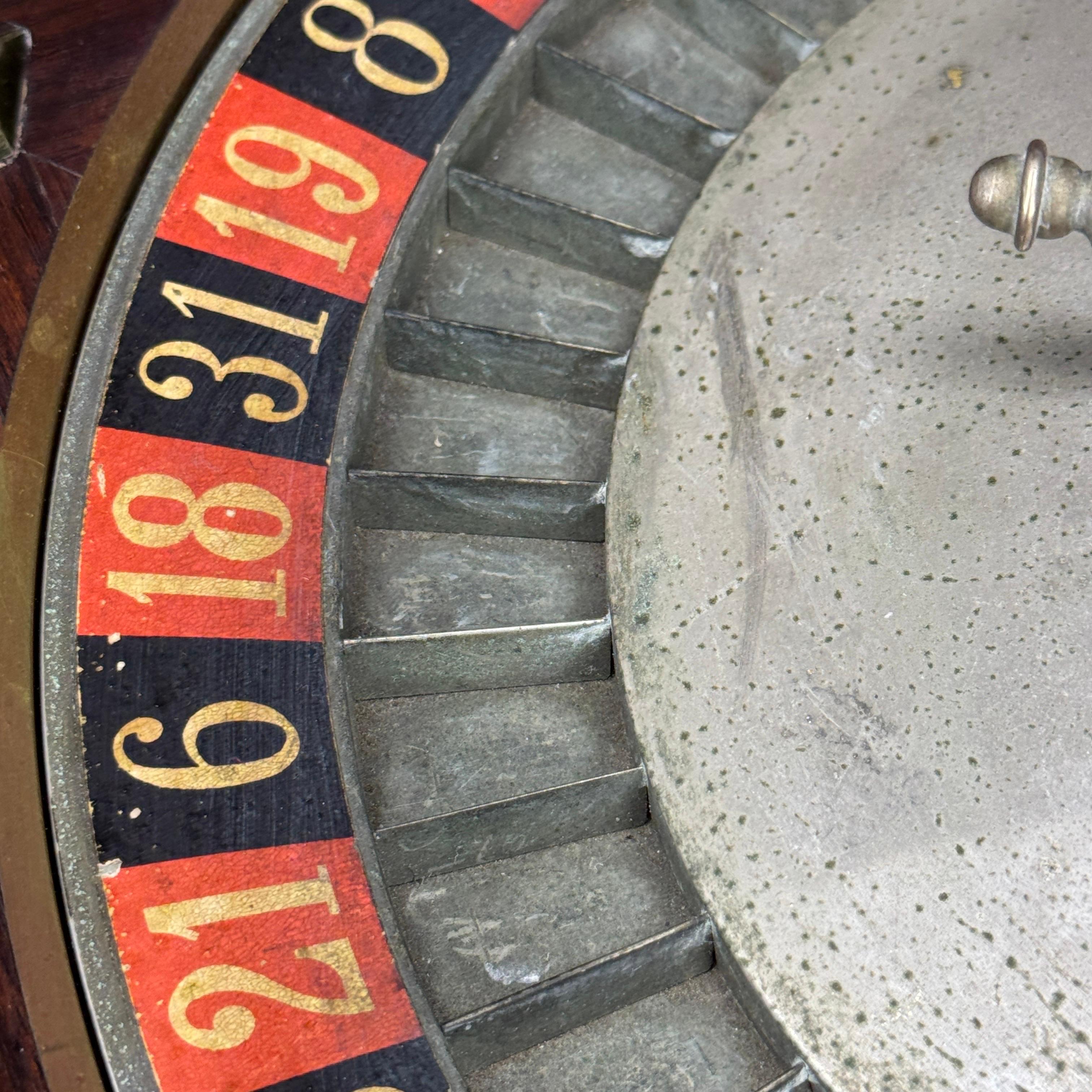 Vieille roue de roulette de casino française Marque Deposee, années 1950 en vente 10