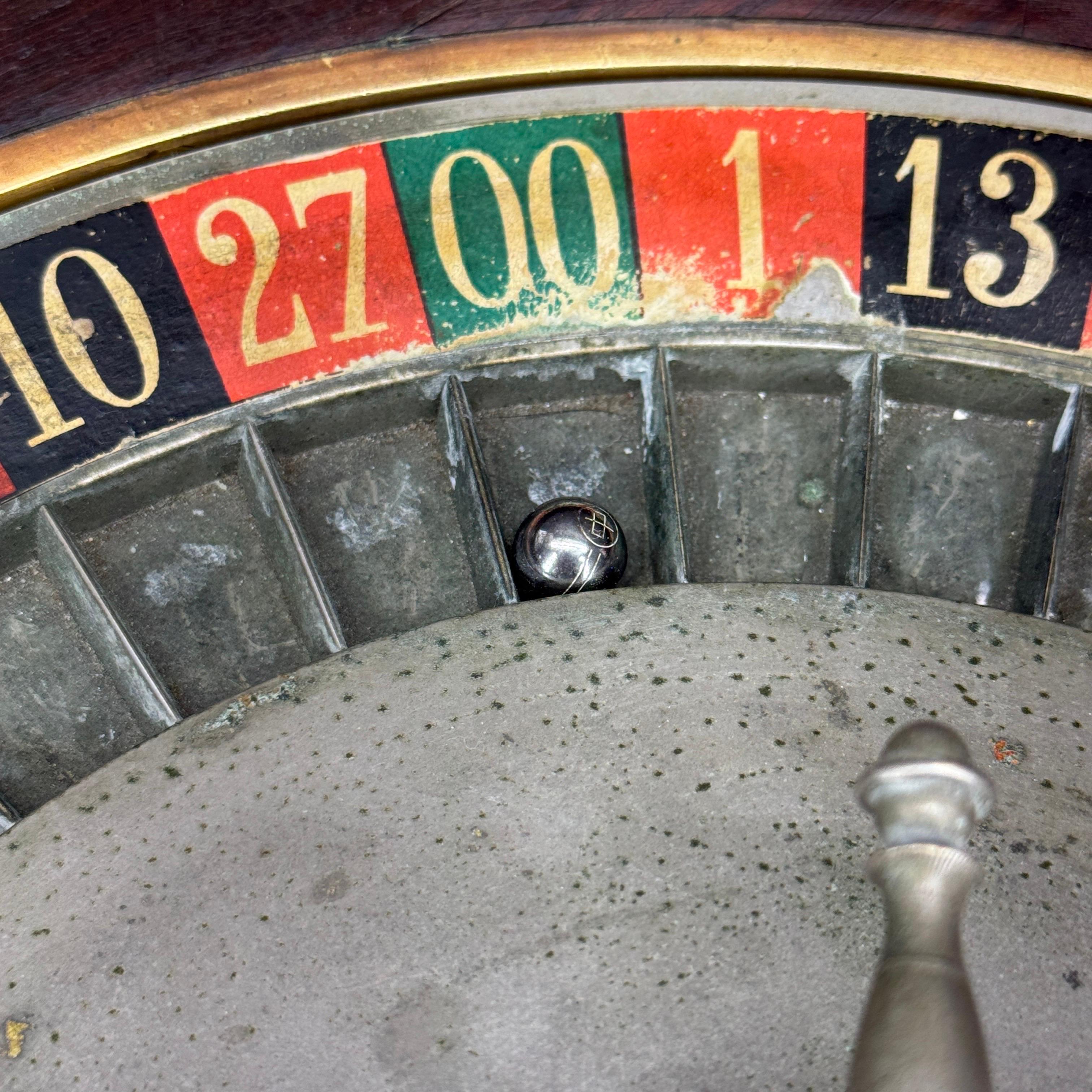 Vieille roue de roulette de casino française Marque Deposee, années 1950 Bon état - En vente à Haddonfield, NJ