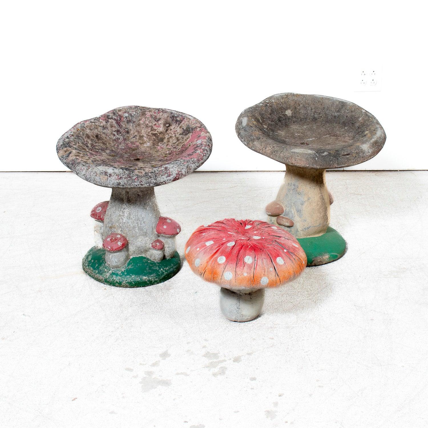 Vintage French Cast Concrete Mushroom Garden Seat, Mid-20th Century For Sale 10
