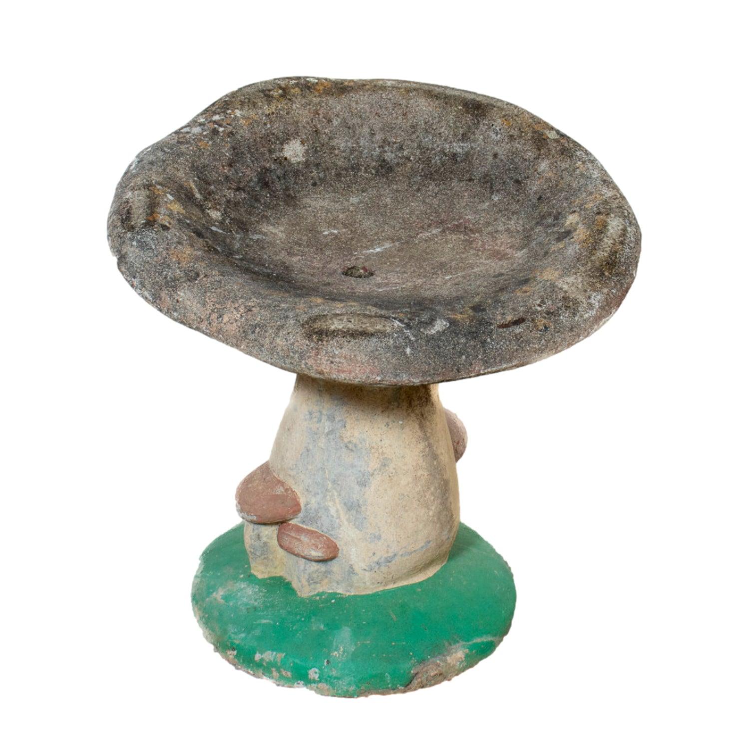 Vintage French Cast Concrete Mushroom Garden Seat, Mid-20th Century In Good Condition For Sale In Birmingham, AL