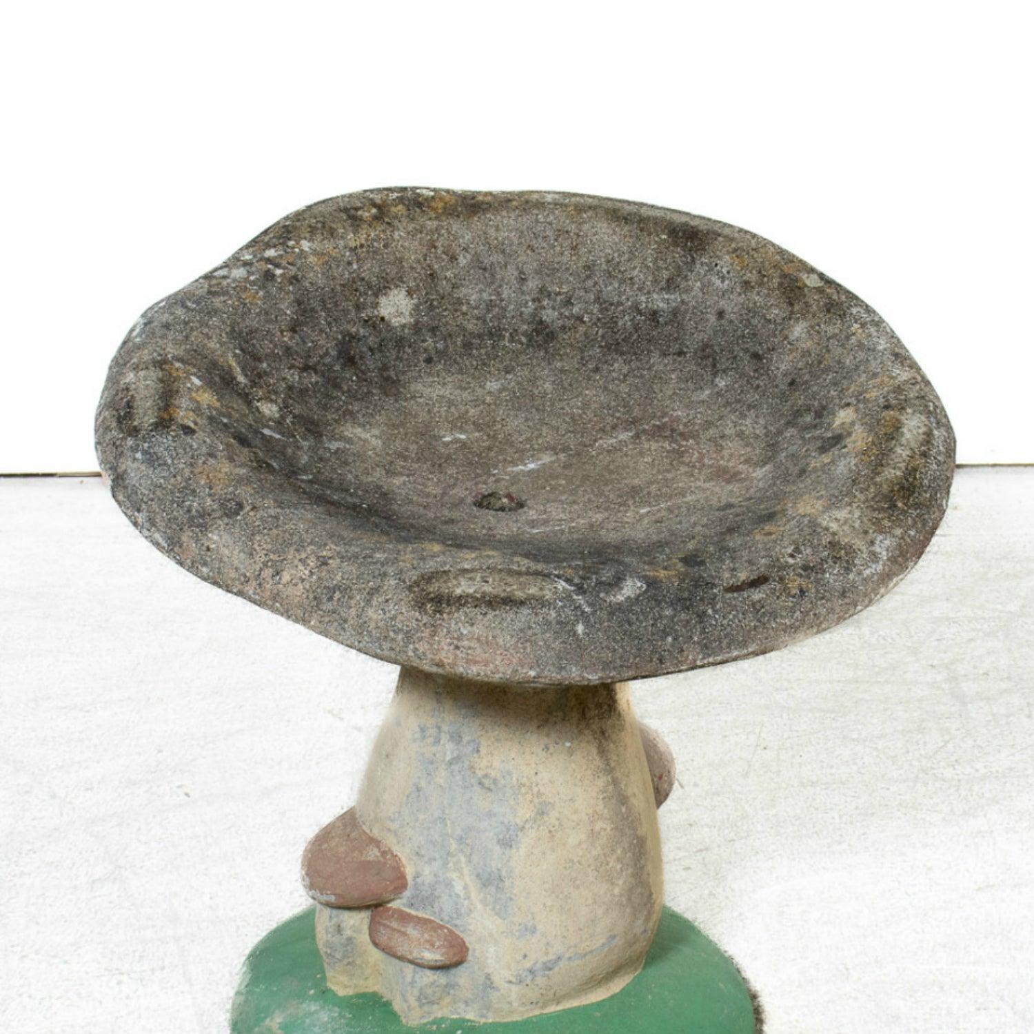 Vintage French Cast Concrete Mushroom Garden Seat, Mid-20th Century For Sale 1