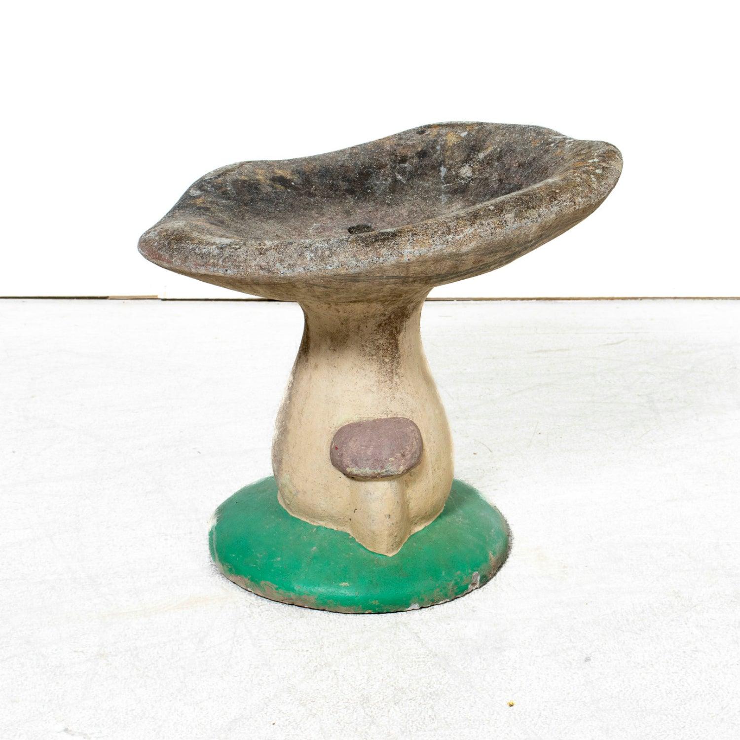 Vintage French Cast Concrete Mushroom Garden Seat, Mid-20th Century For Sale 4