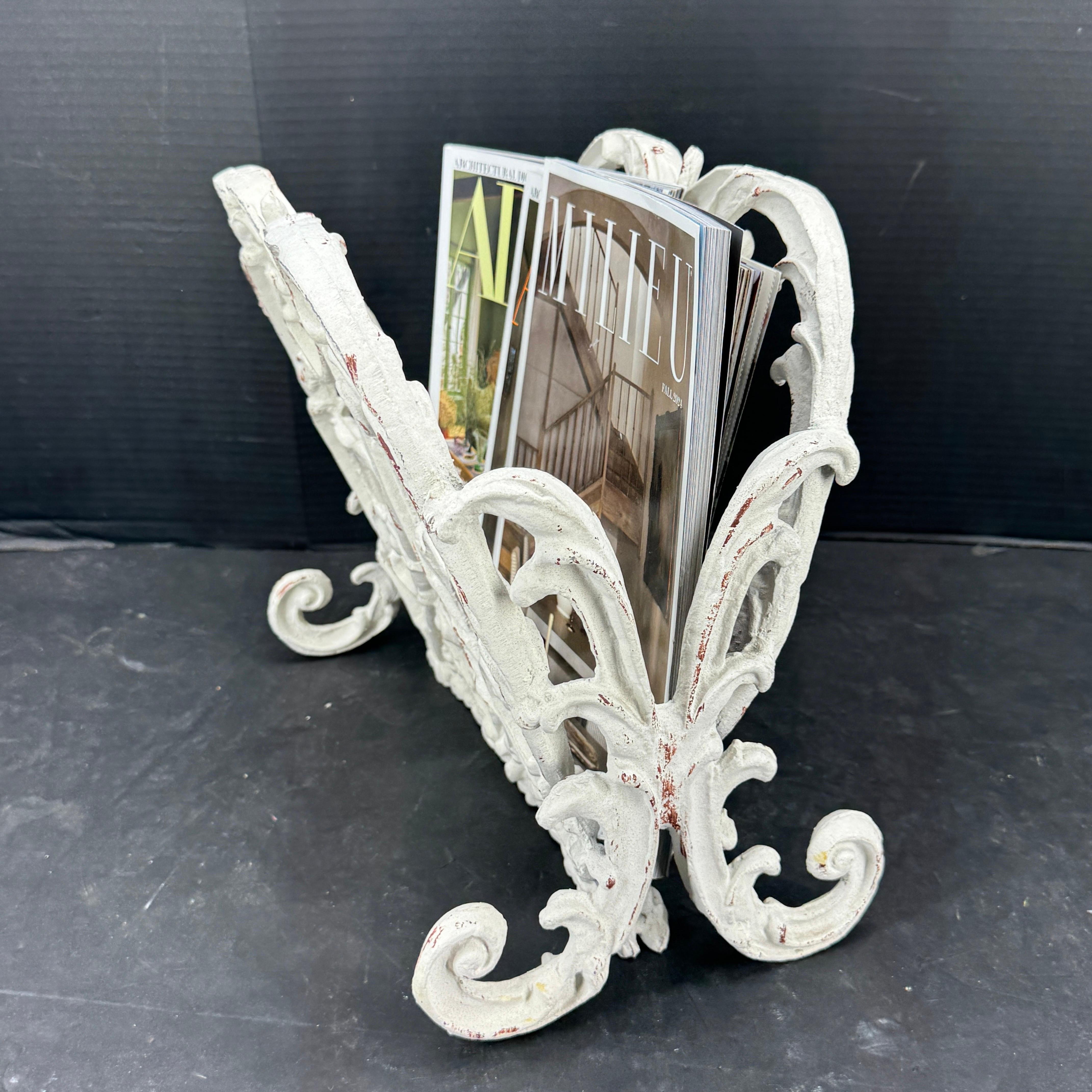 Vintage French Cast Metal Painted Magazine Rack Stand In Good Condition For Sale In Haddonfield, NJ