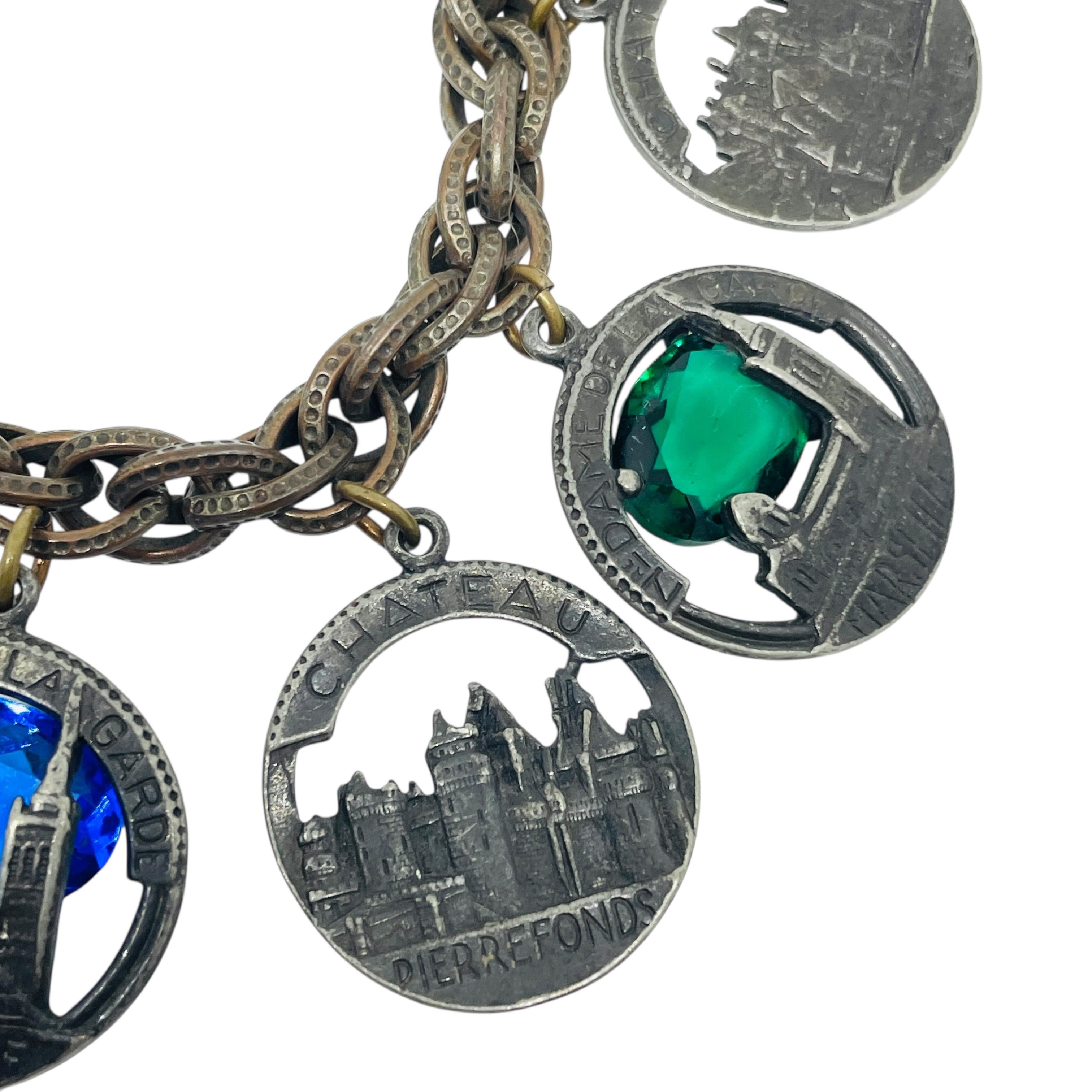 Bracciale a catena con charme in vetro argentato con chiese di castelli francesi d'epoca In condizioni buone in vendita a Palos Hills, IL