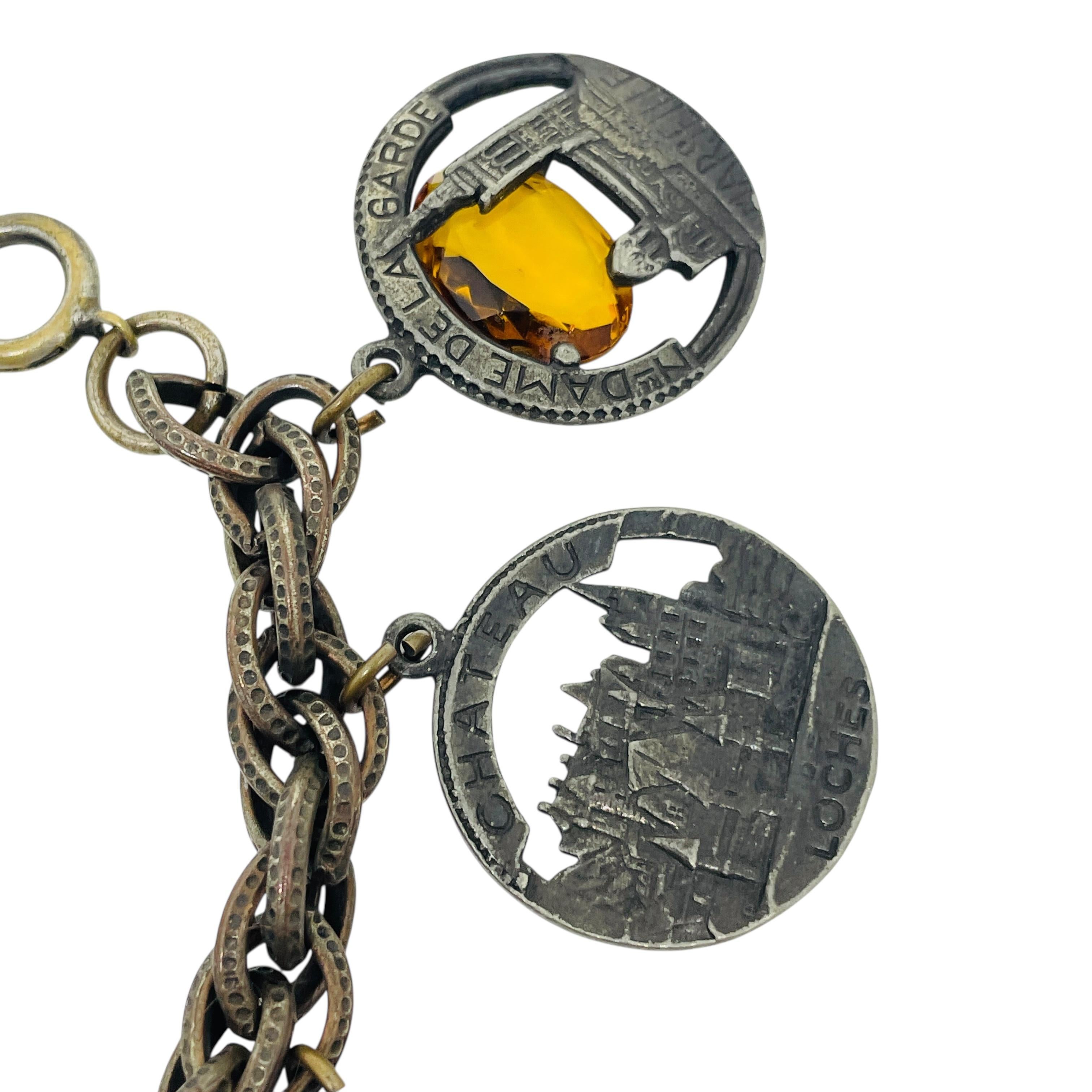 Bracciale a catena con charme in vetro argentato con chiese di castelli francesi d'epoca in vendita 2