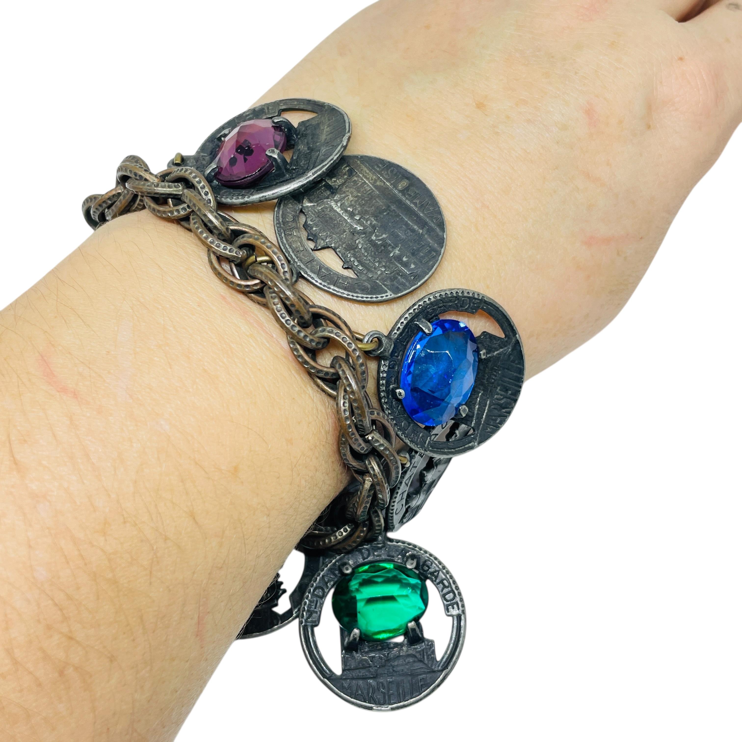 Bracciale a catena con charme in vetro argentato con chiese di castelli francesi d'epoca in vendita 3