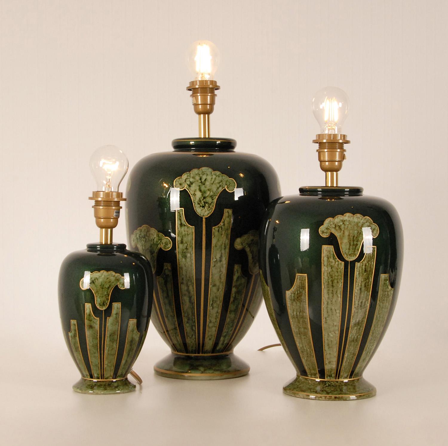 Lampade da tavolo francesi vintage in ceramica verde e oro, marmo metallico, set da 3 in vendita 2