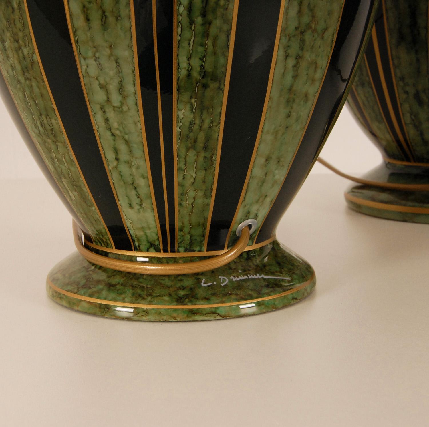 Fine XX secolo Lampade da tavolo francesi vintage in ceramica verde e oro, marmo metallico, set da 3 in vendita