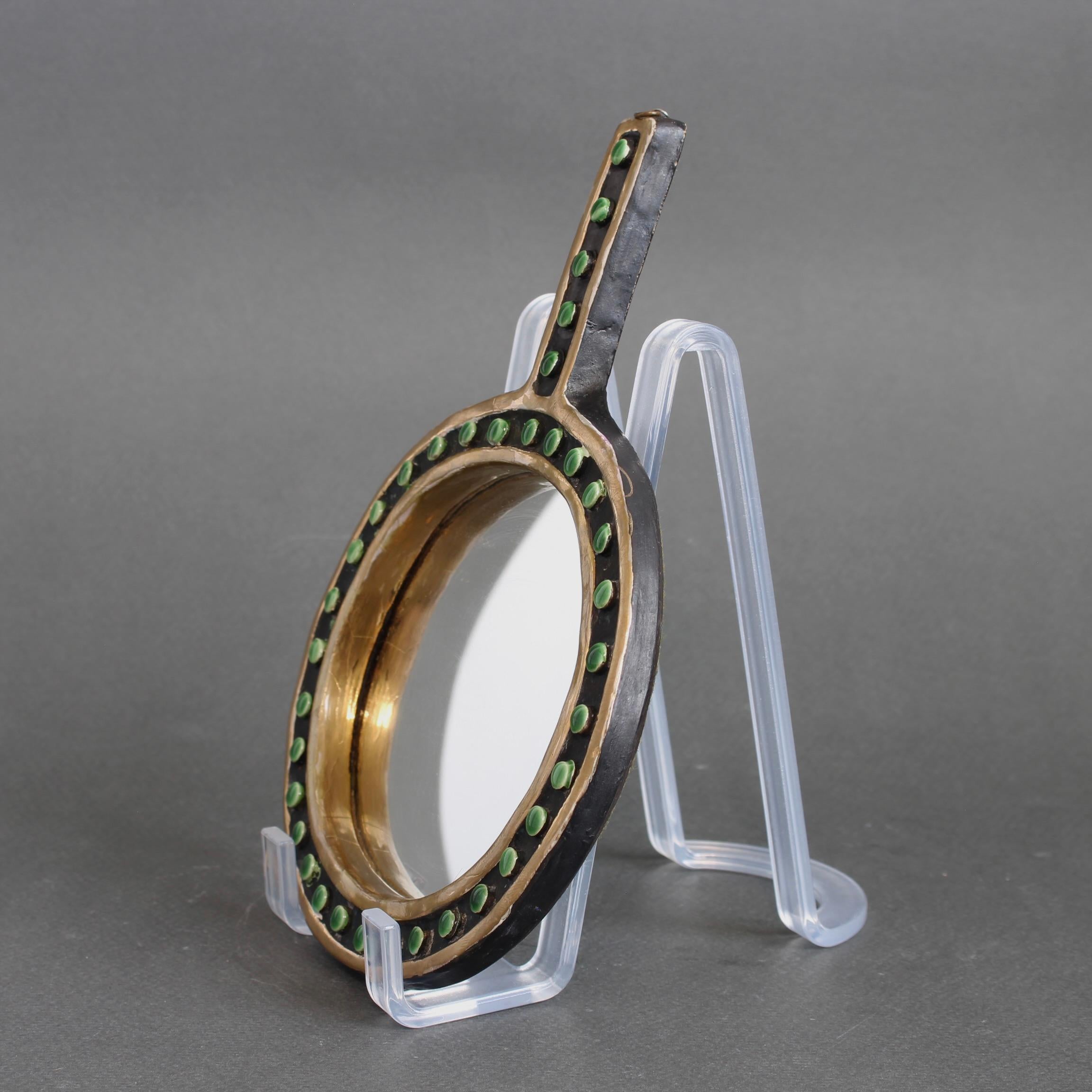 Français Miroir à main vintage en céramique française par Mithé Espelt en vente