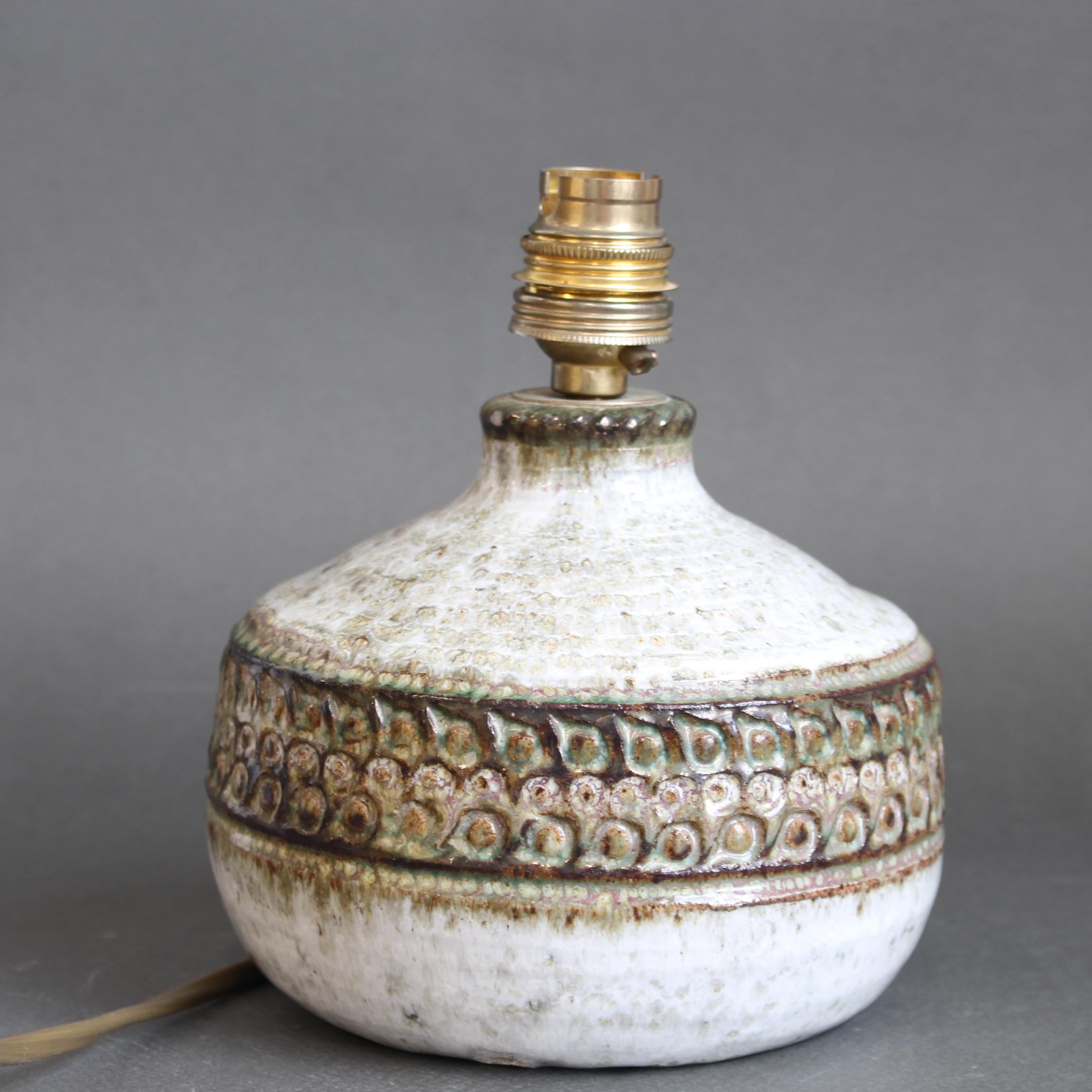 Lámpara de sobremesa de cerámica francesa vintage de Marcel Giraud (hacia 1960) en venta 1