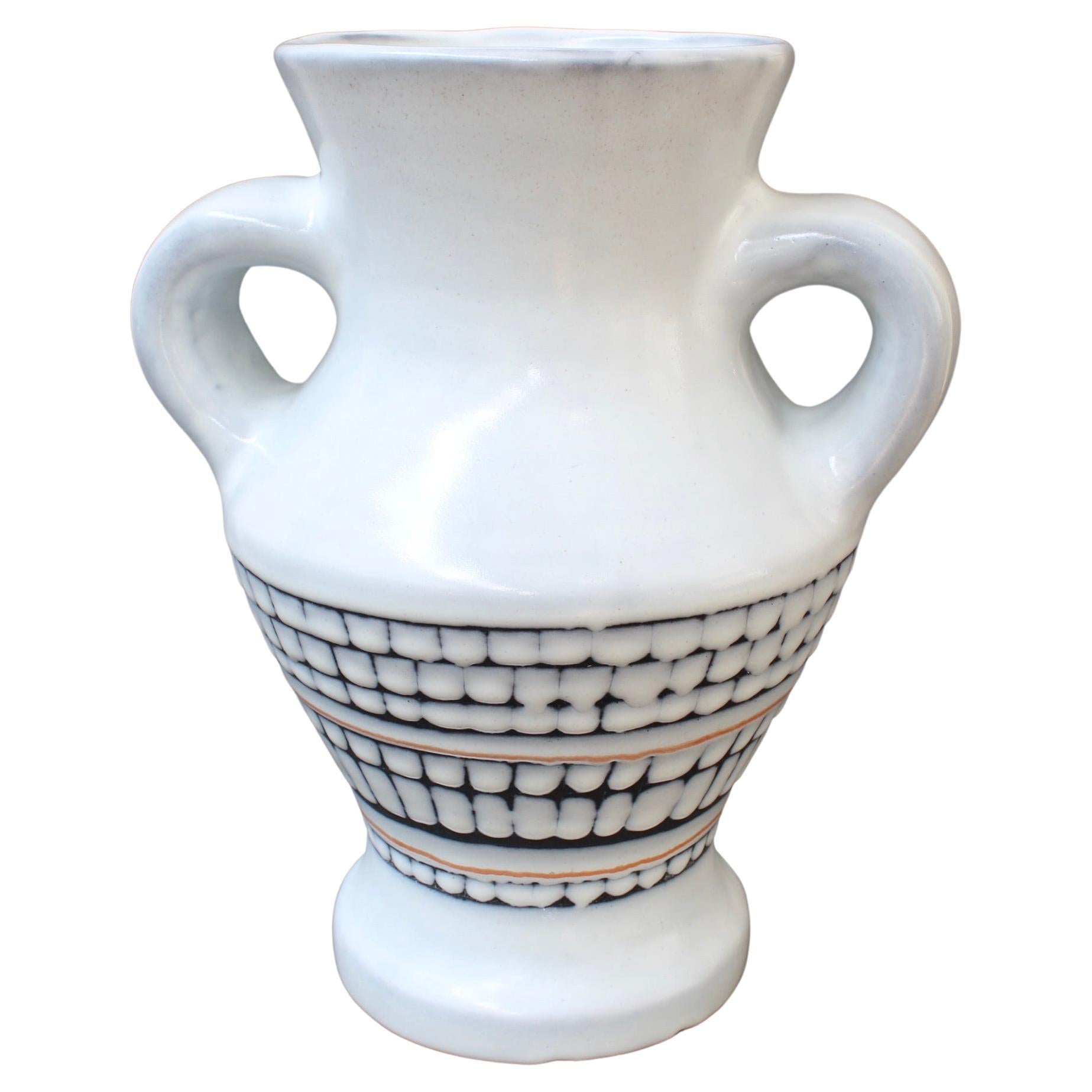 Vase en céramique française vintage avec poignées par Roger Capron, « vers les années 1950 »