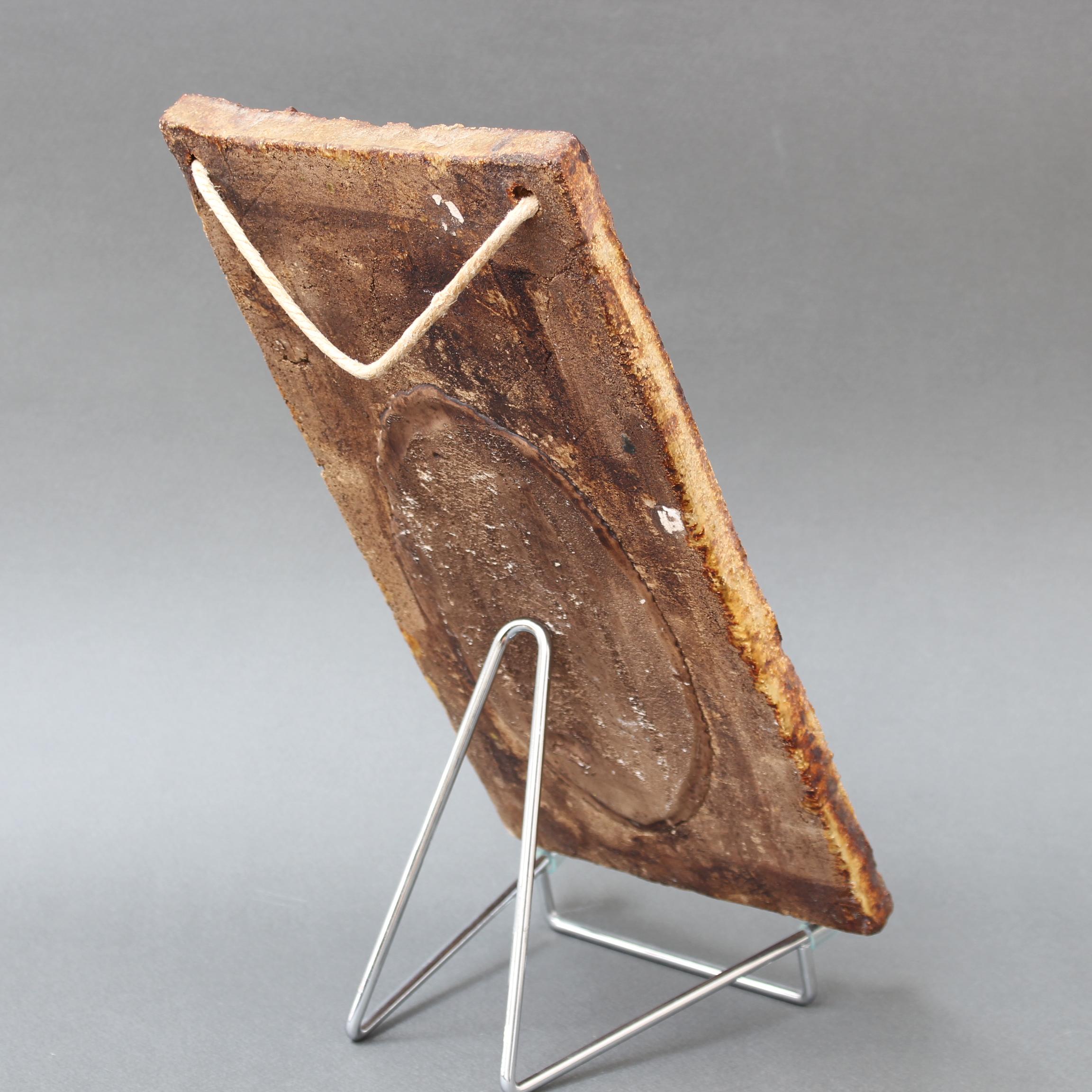 Französischer Keramik-Wandspiegel mit Blumenmotiv von La Roue, 'circa 1960er Jahre'. (Mitte des 20. Jahrhunderts) im Angebot