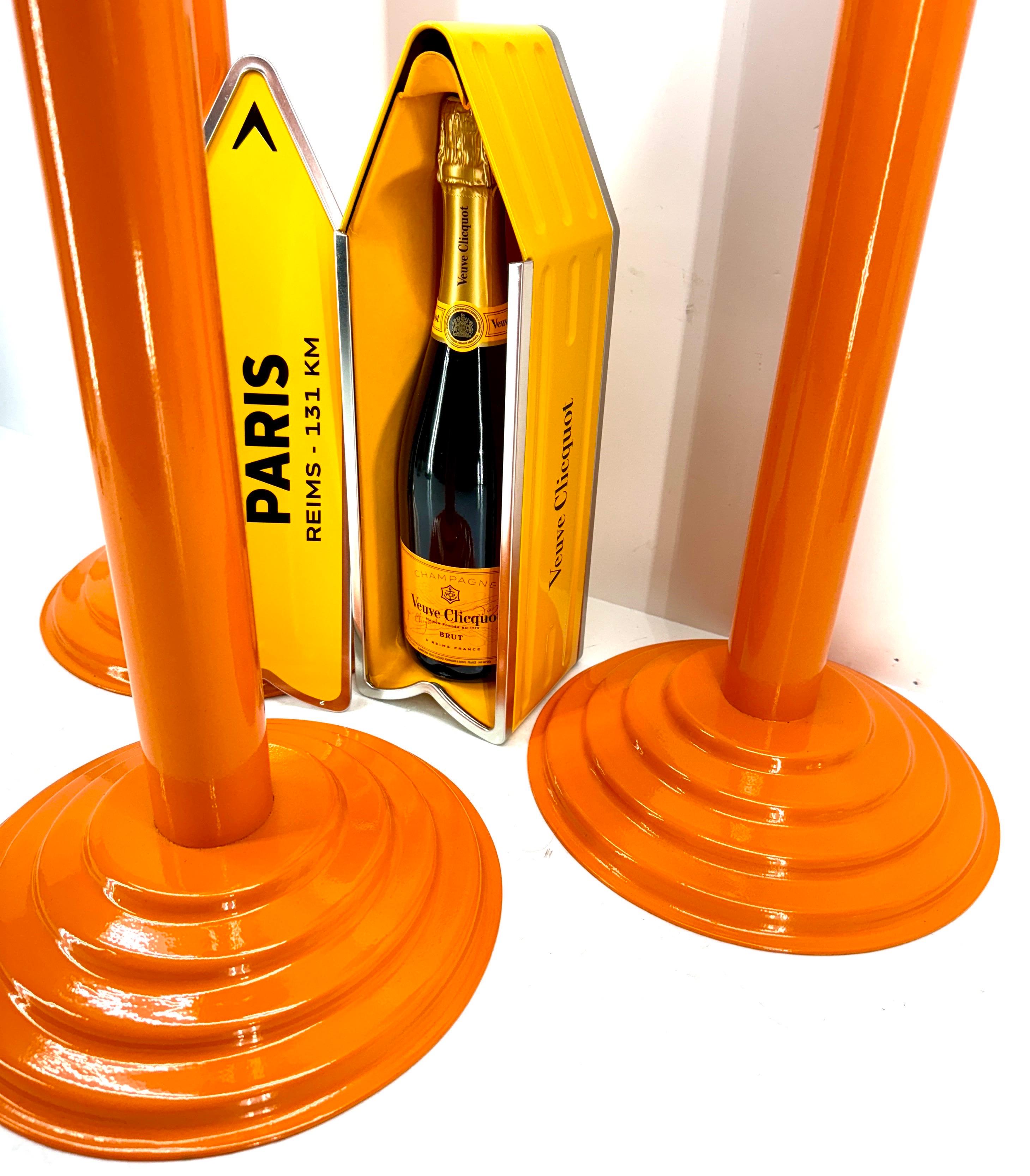 Milieu du XXe siècle Stand de sol pour seau à vin de champagne français vintage, orange poudré  en vente
