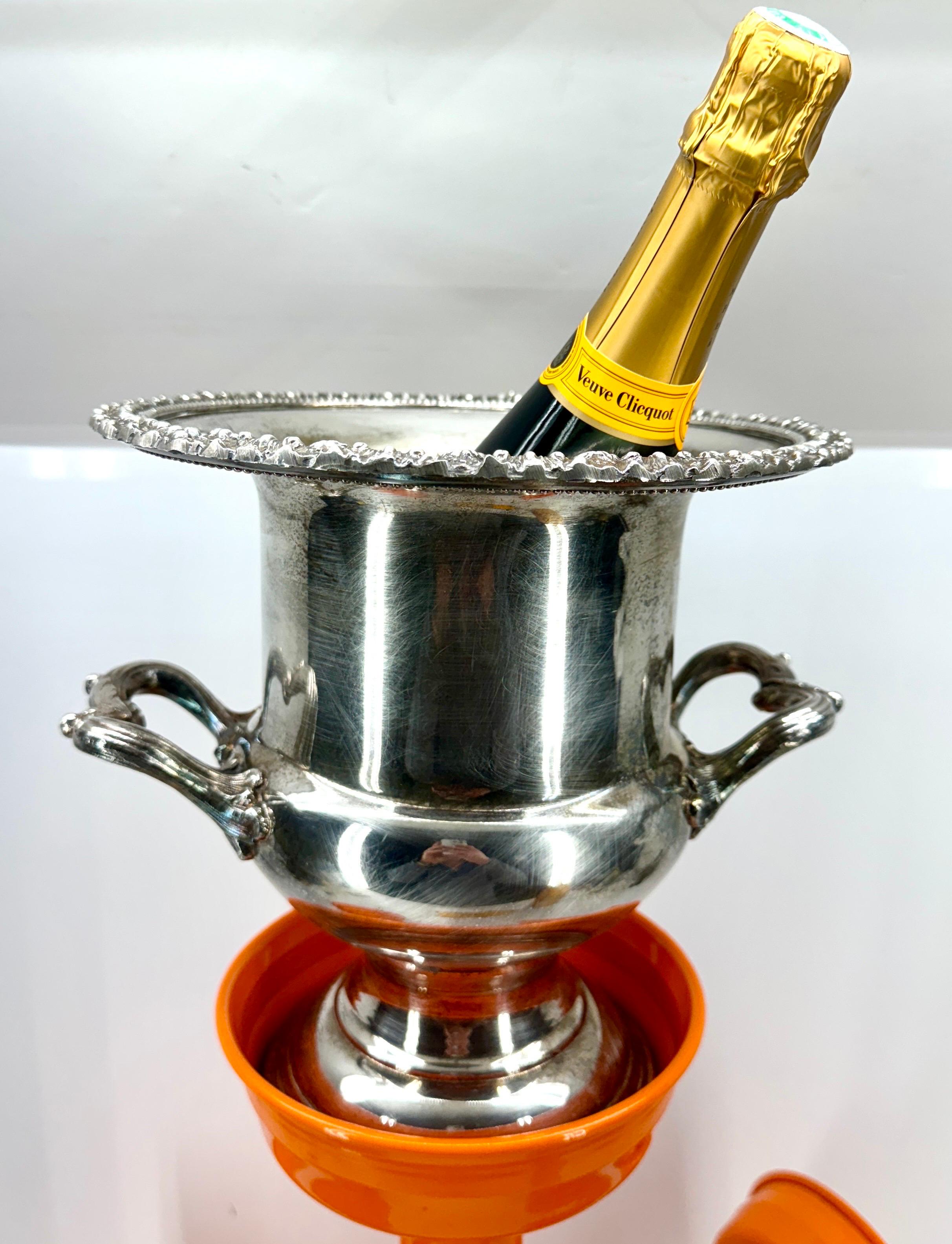 Vintage French Champagne Wine Bucket Floor Stand, Pulverbeschichtet Orange  im Angebot 2