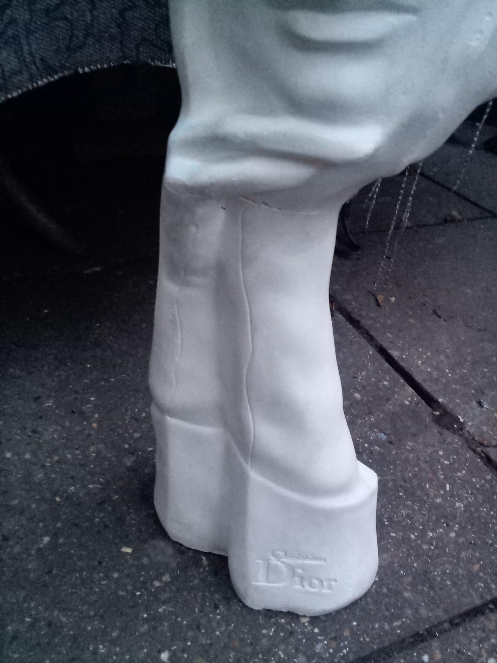Französische Vintage-Werbestatue von Christian Dior, 1960er-Jahre für Damen oder Herren