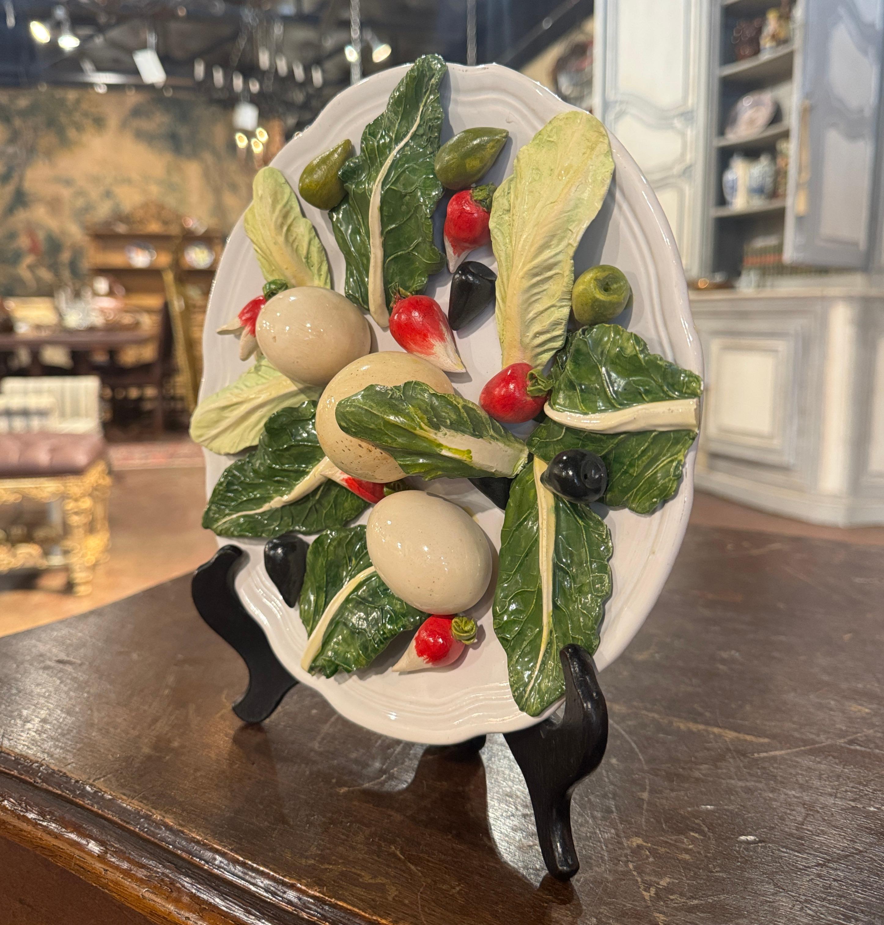 Decorate a shelf or a kitchen wall with this elegant 