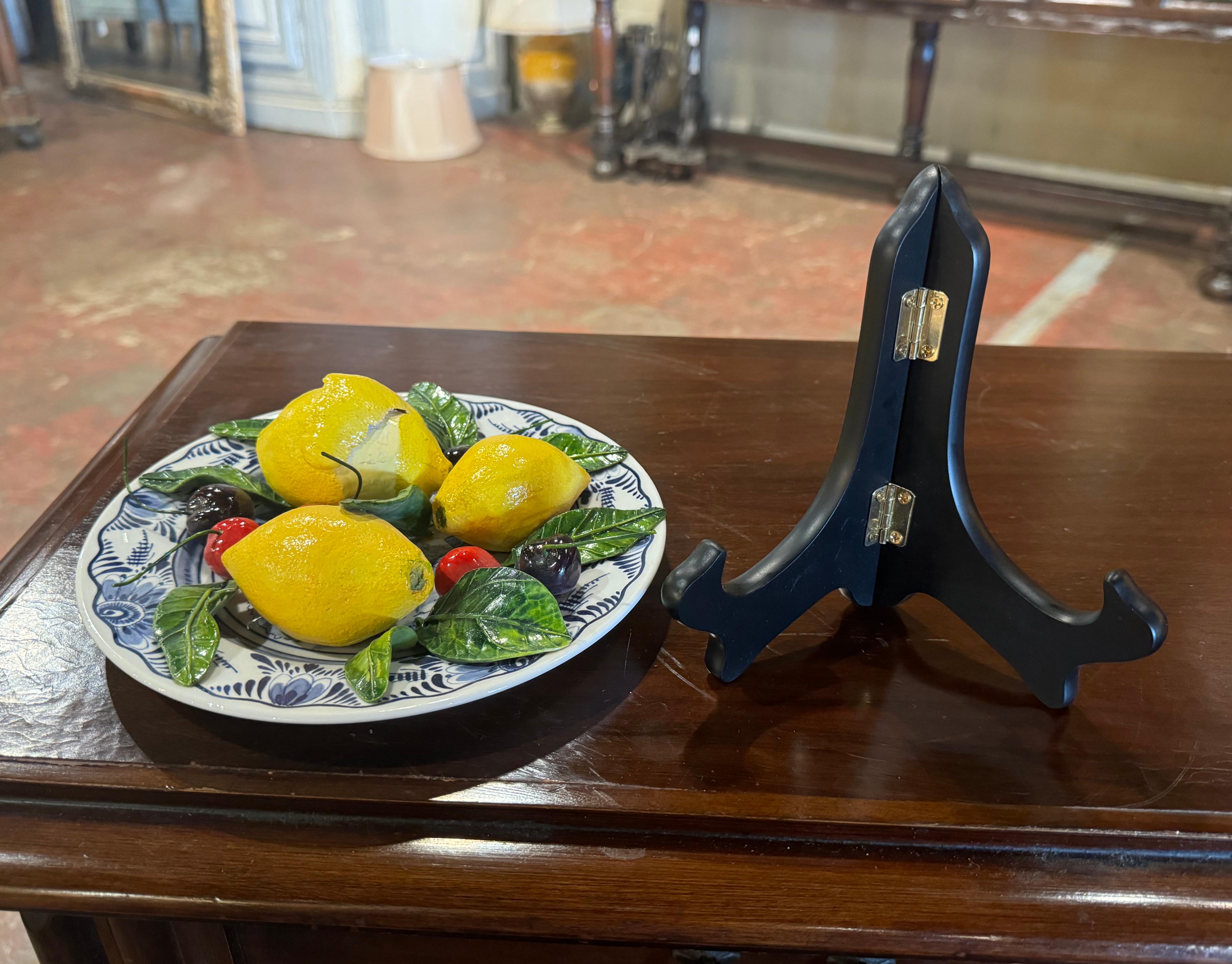 Decorate a shelf or a kitchen wall with this elegant and 