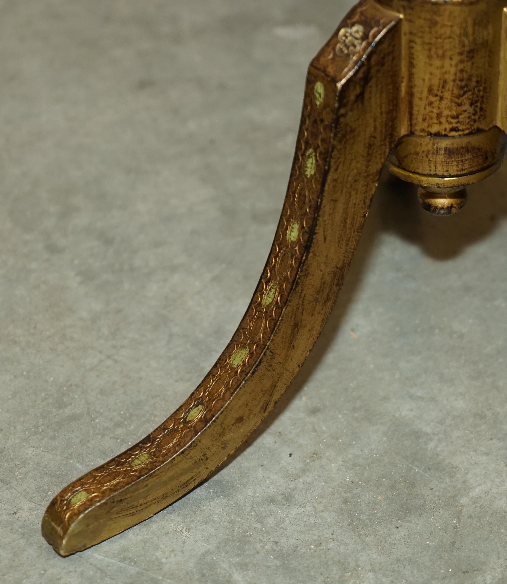 VINTAGE FRENCH CIRCA 1950's HAND PAINTED & GILT TRIPOD SIDE END LAMP WINE TABLE For Sale 2