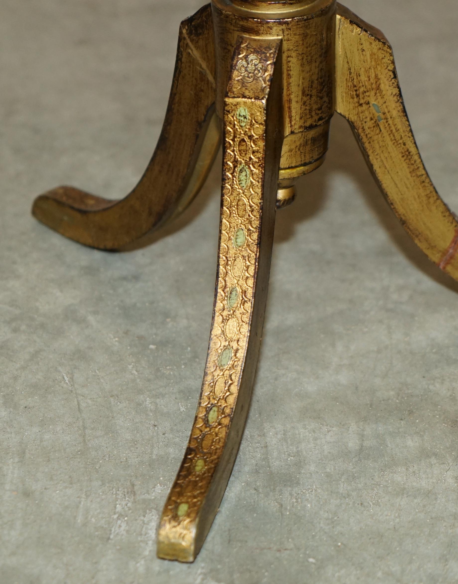 VINTAGE FRENCH CIRCA 1950's HAND PAINTED & GILT TRIPOD SIDE END LAMP WINE TABLE For Sale 3