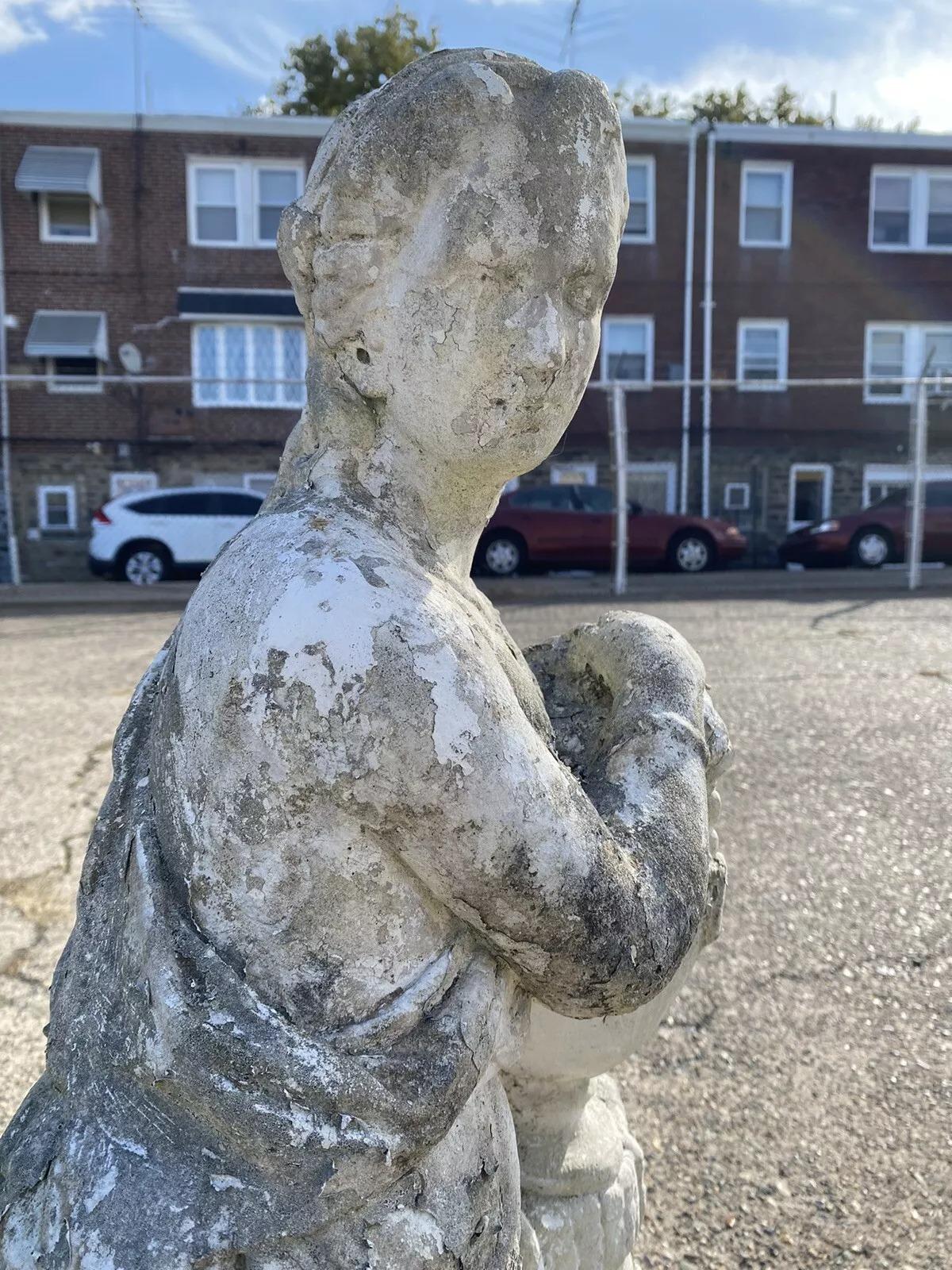 Französische weibliche Statue im klassischen französischen Vintage-Garten-/Winter season-Stil aus Steinguss, 40