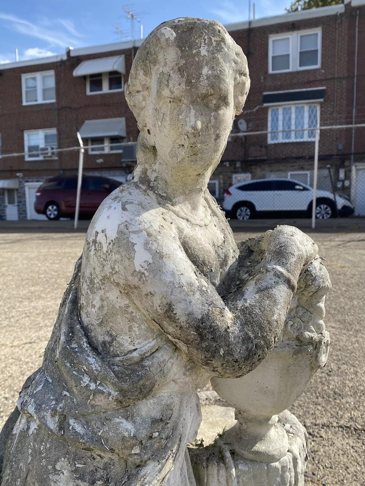 Französische weibliche Statue im klassischen französischen Vintage-Garten-/Winter season-Stil aus Steinguss, 40