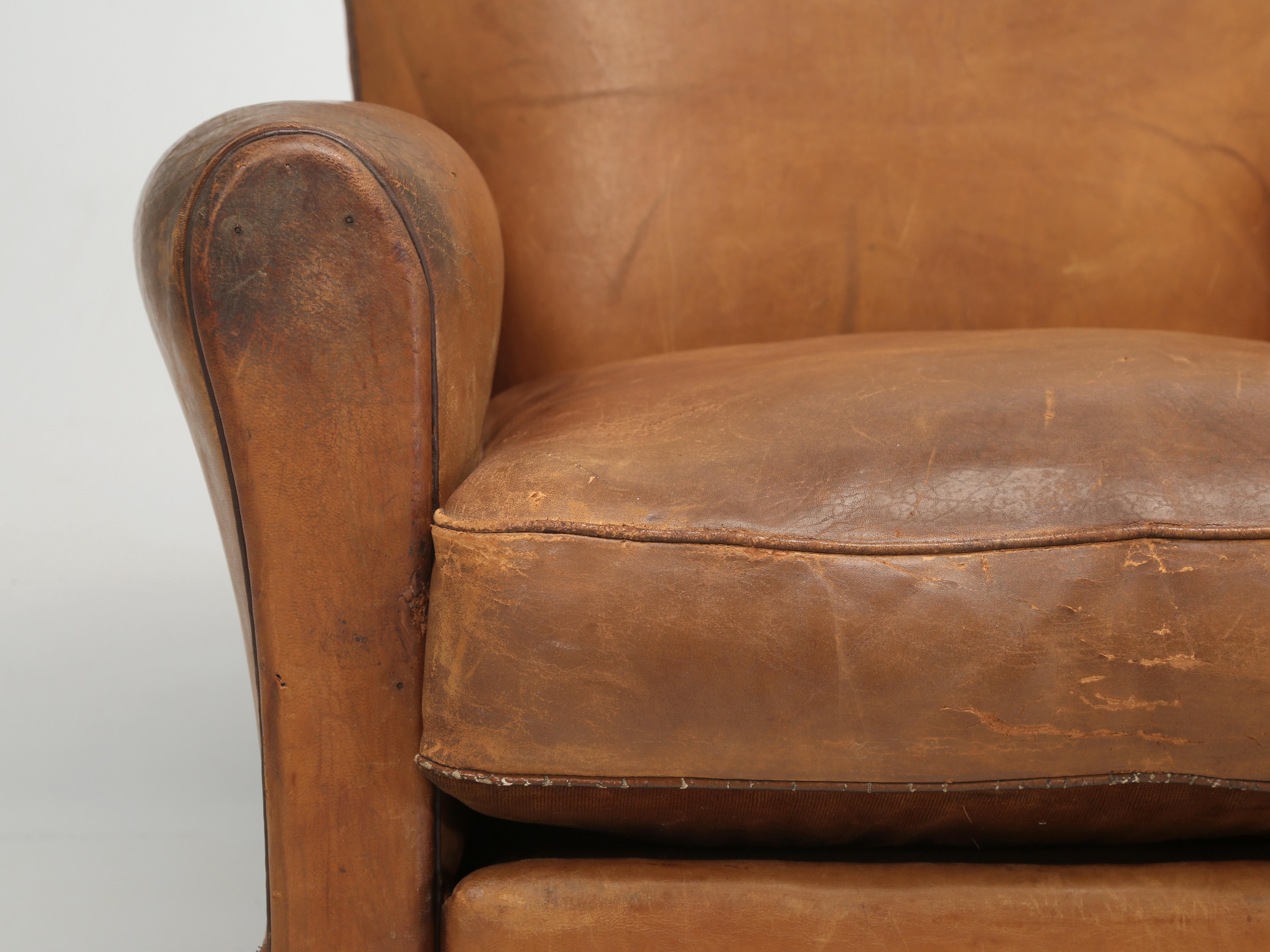 Fauteuil club français vintage en cuir d'origine, correctement restauré à l'intérieur  en vente 2