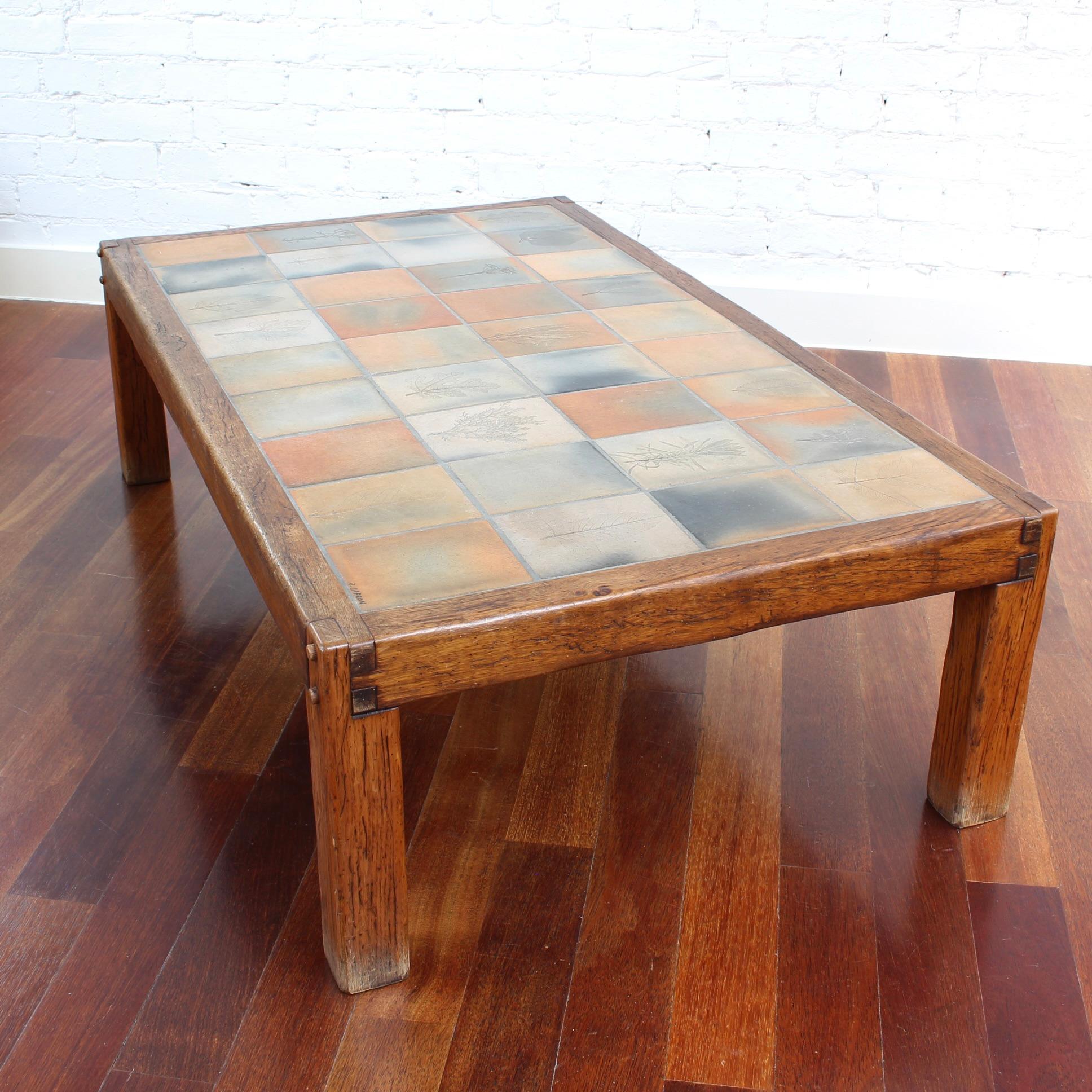 Französischer Couchtisch von Roger Capron (ca. 1970er Jahre) (Ende des 20. Jahrhunderts) im Angebot