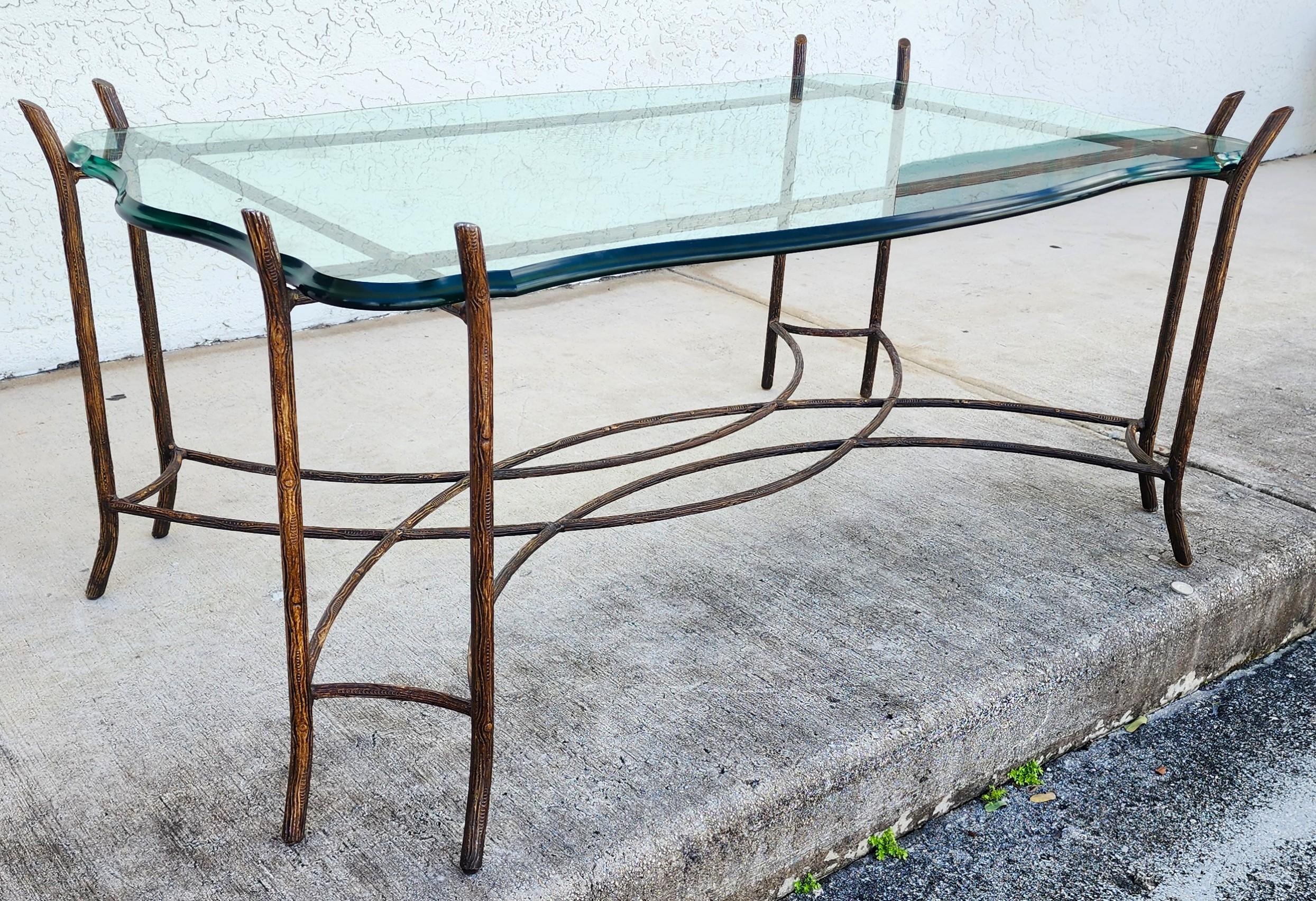 Mesa baja francesa vintage Faux Bois en venta 4