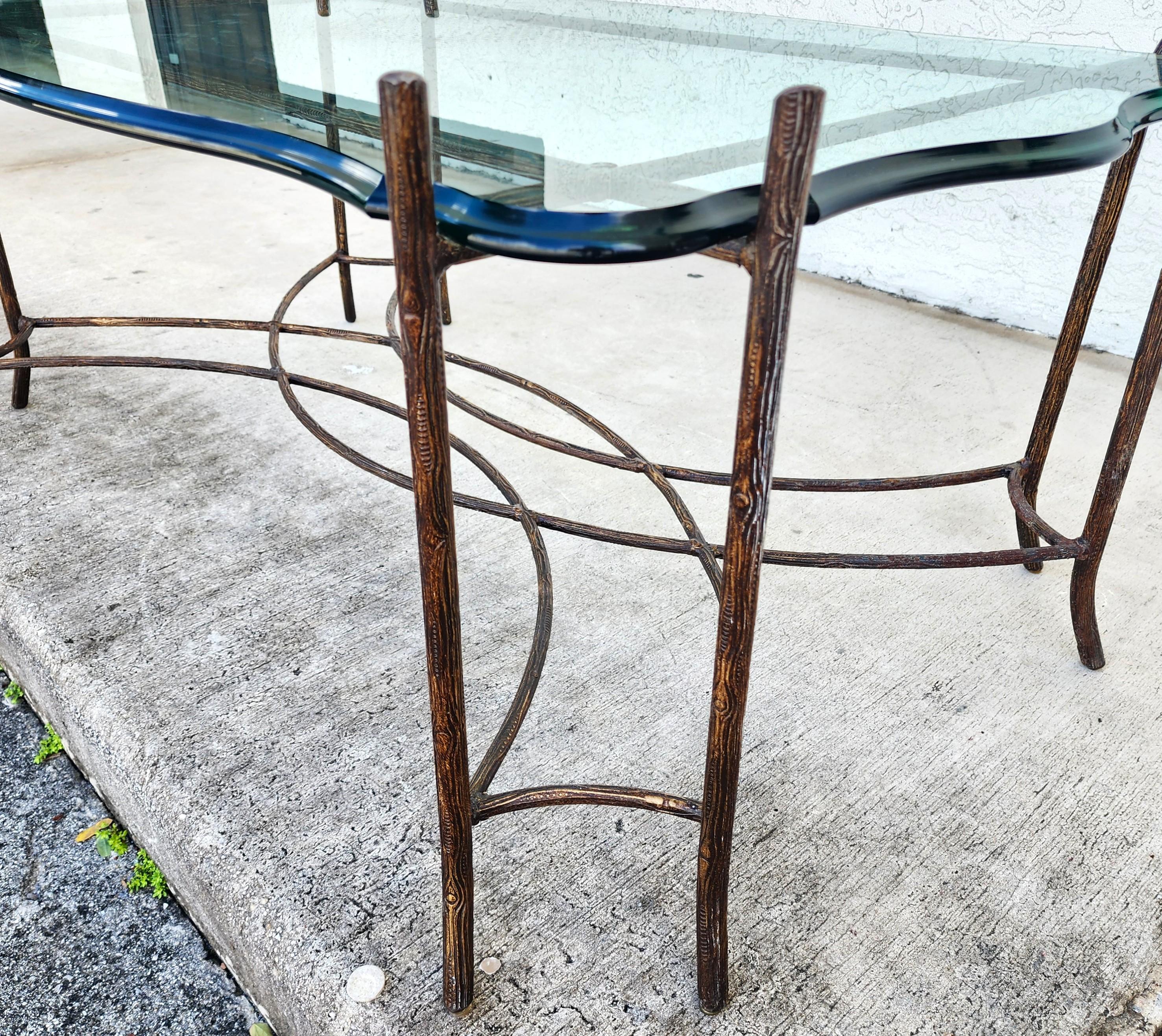 Mesa baja francesa vintage Faux Bois Vidrio en venta