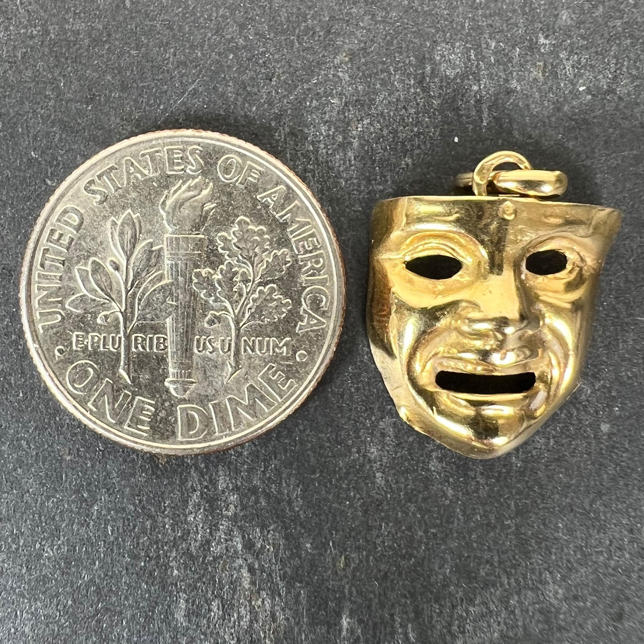 Vintage French Comedy Tragedy Theatre Drama Mask 18K Yellow Gold Charm Pendentif en vente 7