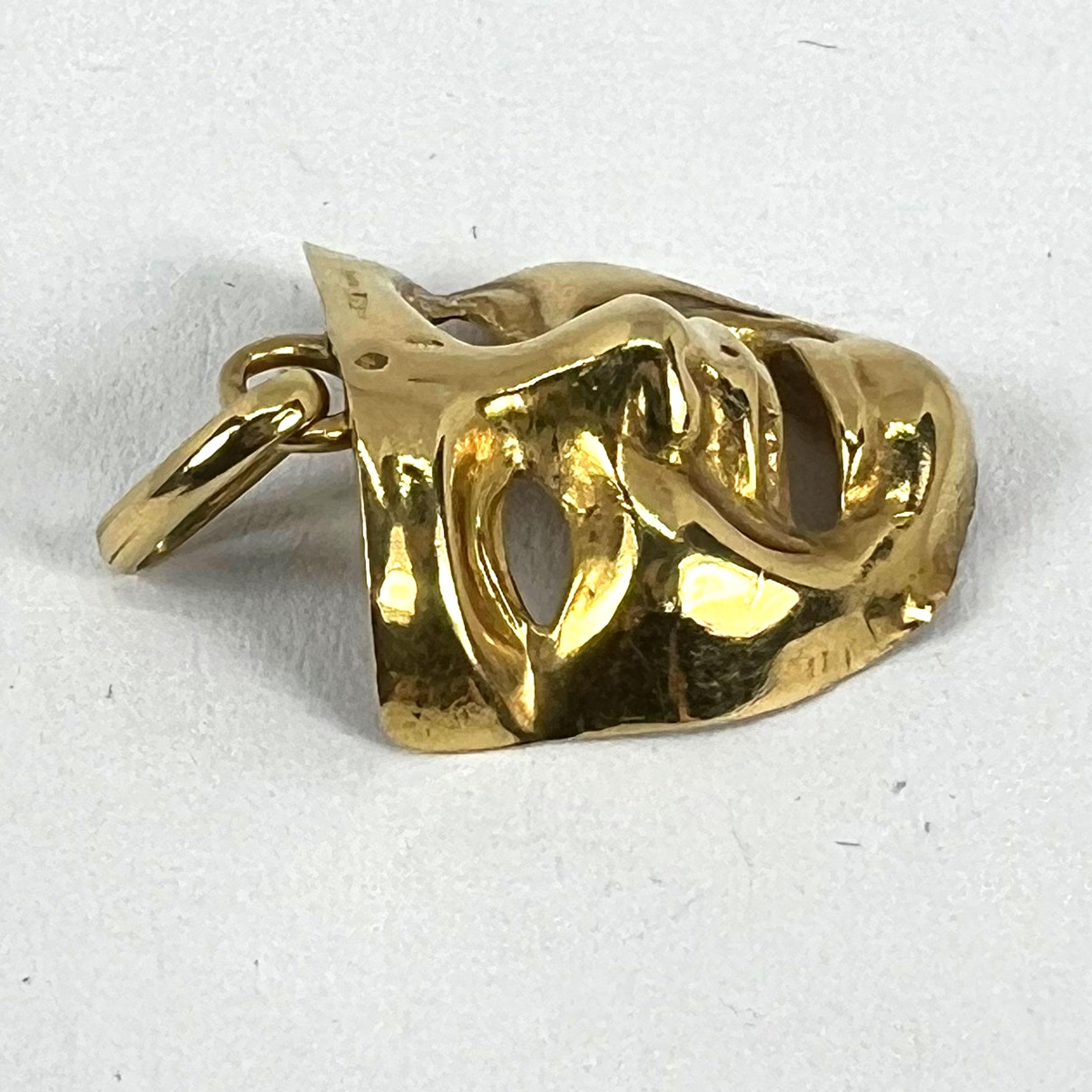Vintage French Comedy Tragedy Theatre Drama Mask 18K Yellow Gold Charm Pendentif en vente 11
