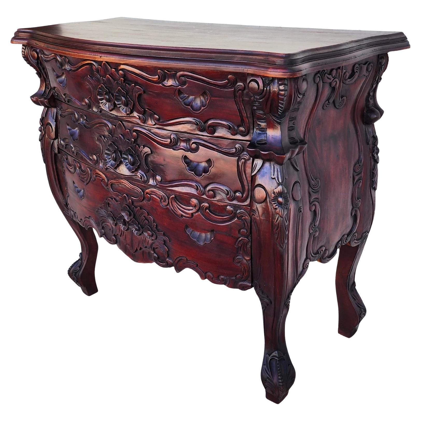 Comò francese d'epoca con cassettone a bombe in vendita