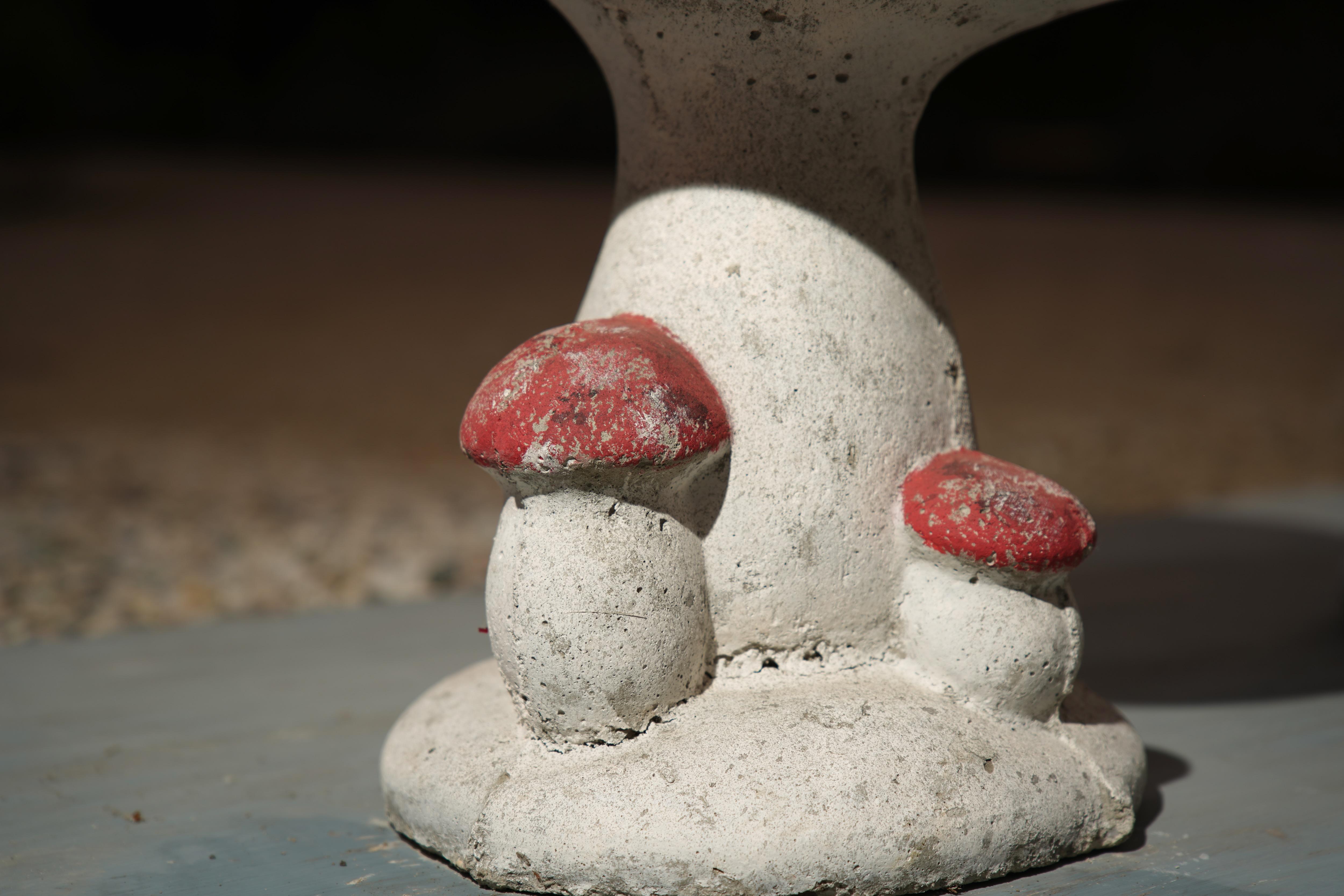 Vintage French Concrete Mushroom Stools, 1950s In Good Condition For Sale In Malibu, US