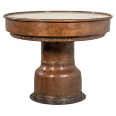 Table centrale française vintage à base en cuivre et plateau en marbre Carrera