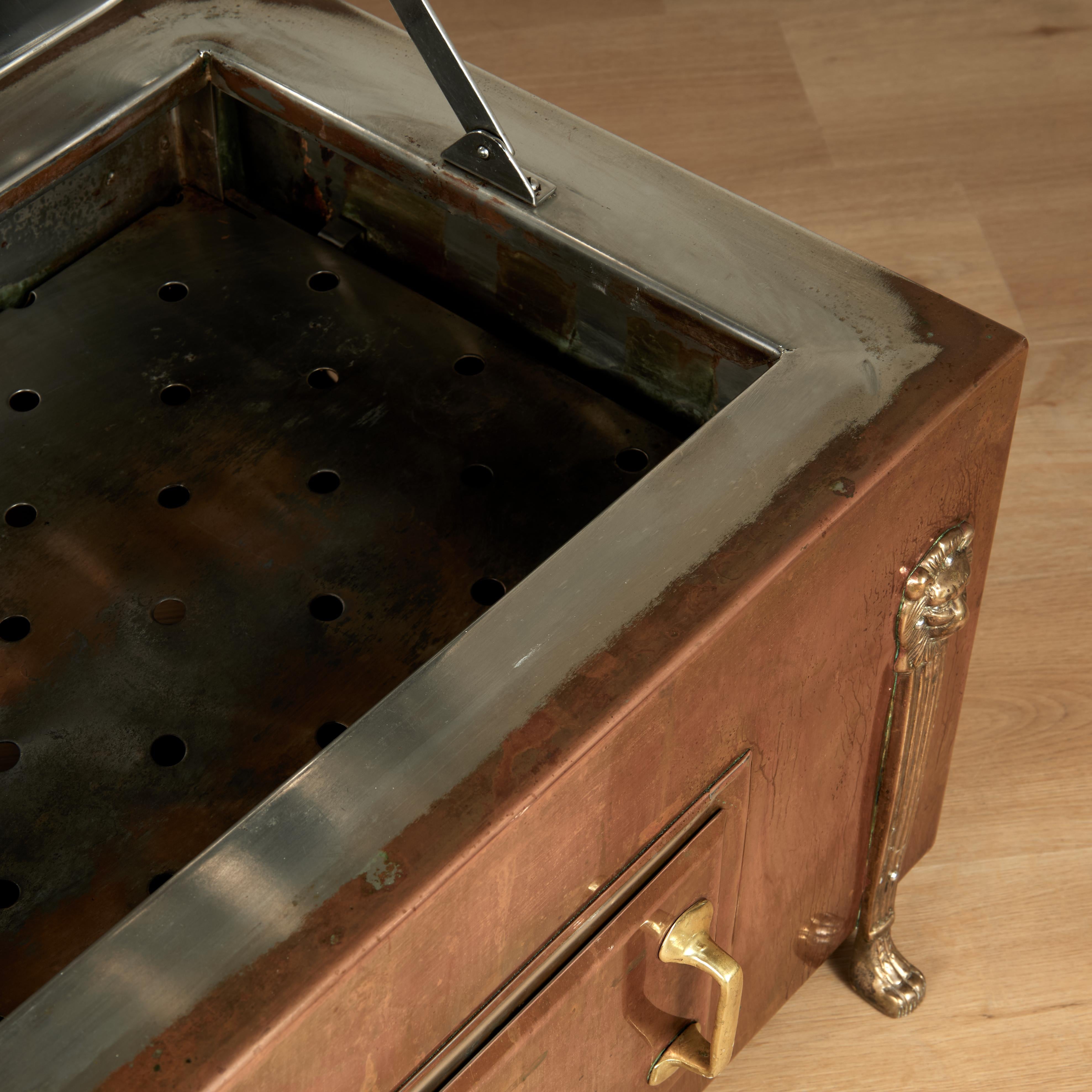 Chauffe-plat ou hotte à dôme en cuivre néoclassique vintage français en vente 3