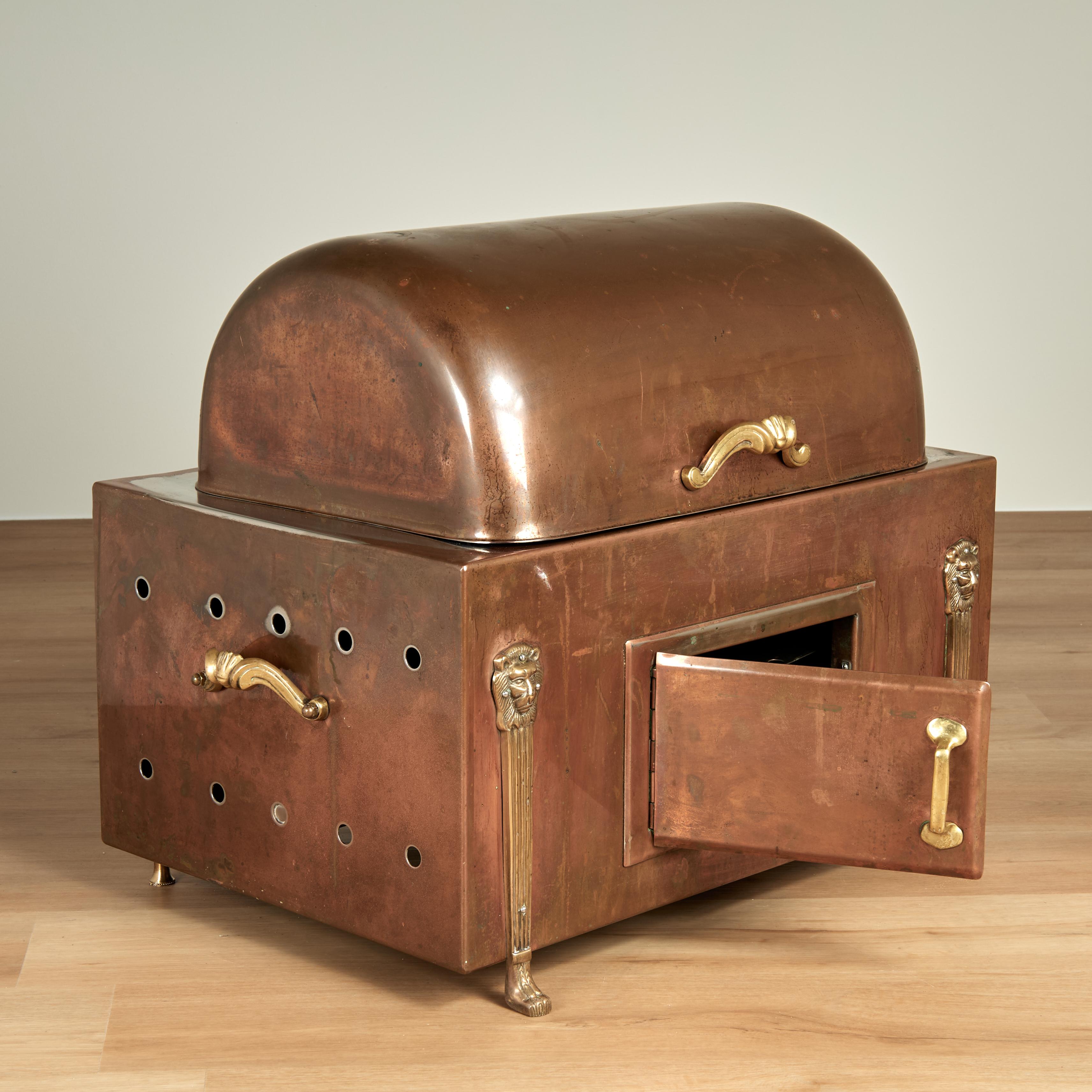 Français Chauffe-plat ou hotte à dôme en cuivre néoclassique vintage français en vente