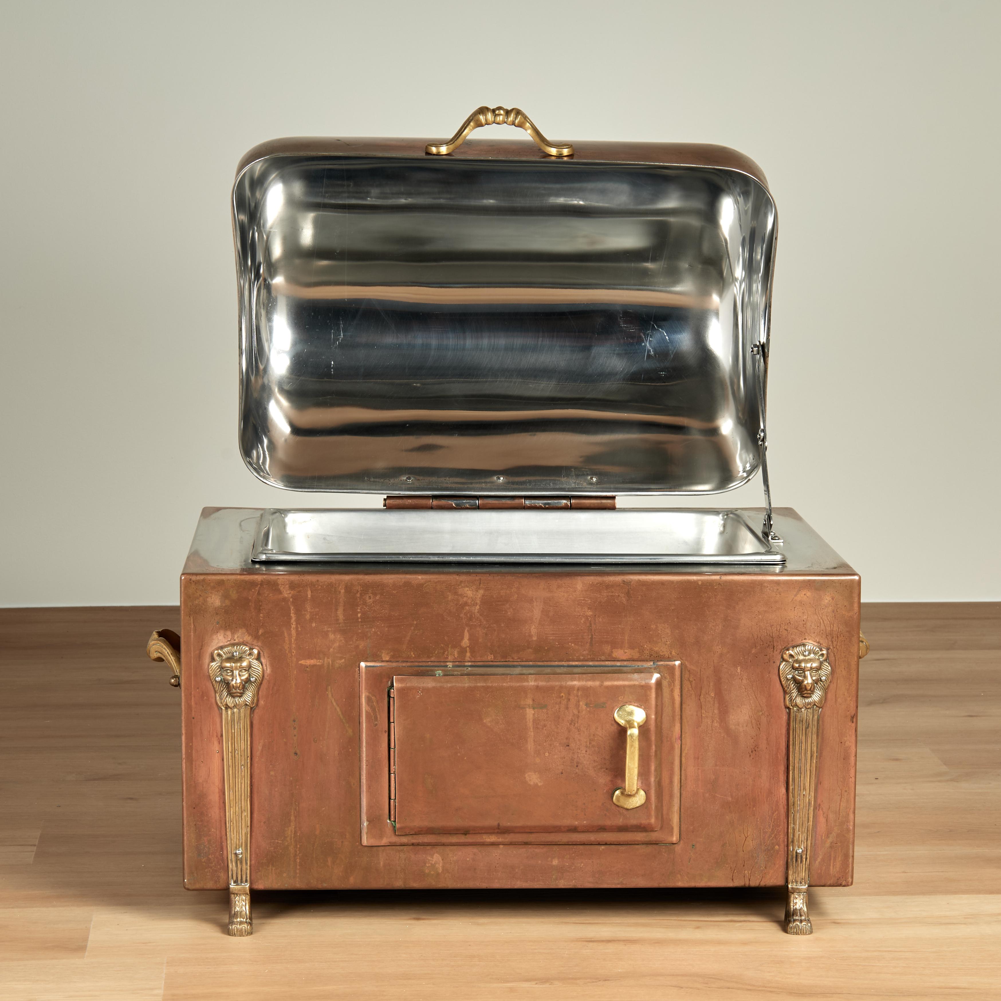 Fait main Chauffe-plat ou hotte à dôme en cuivre néoclassique vintage français en vente