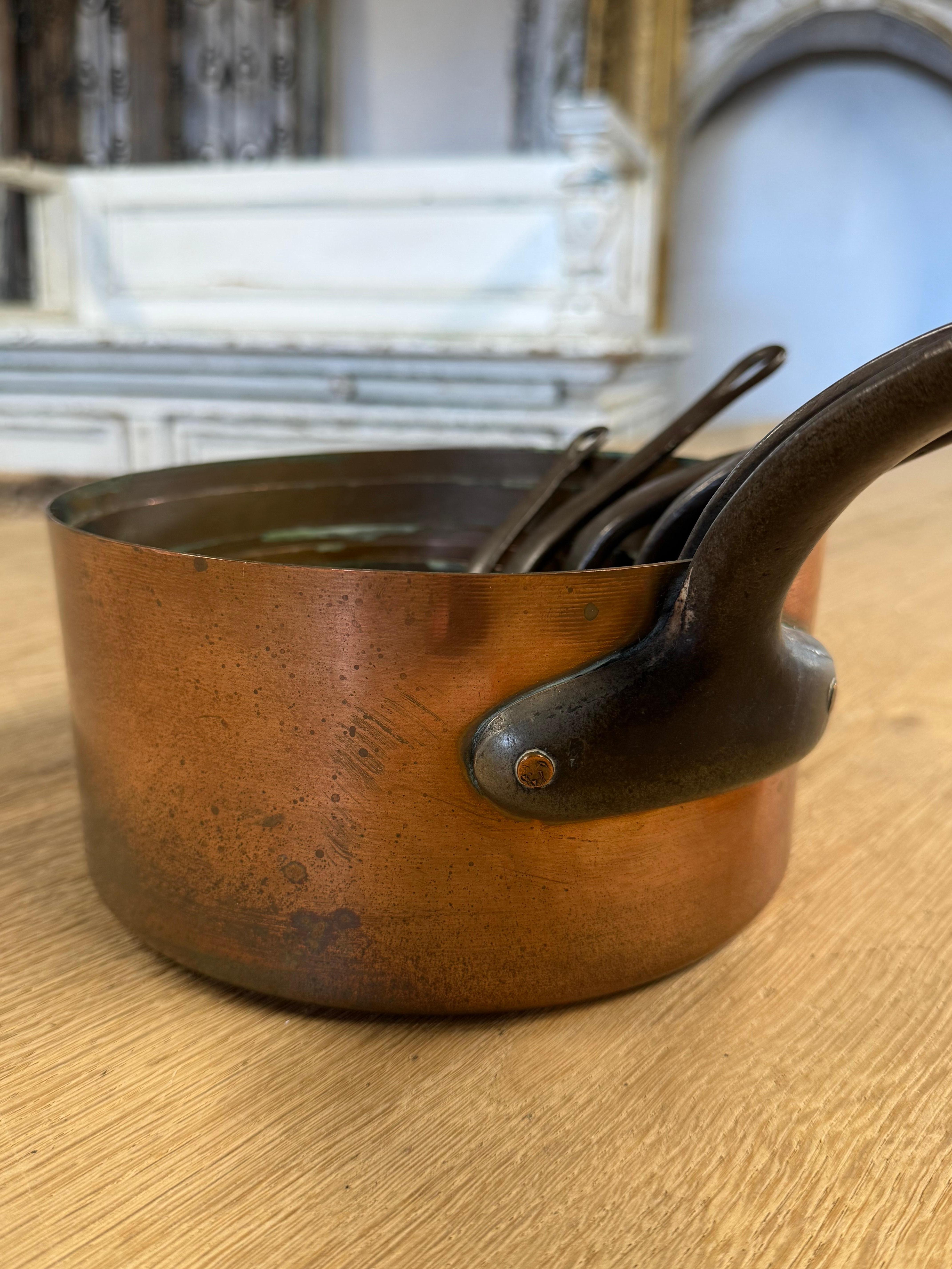 Français Set de casseroles en cuivre français vintage en vente