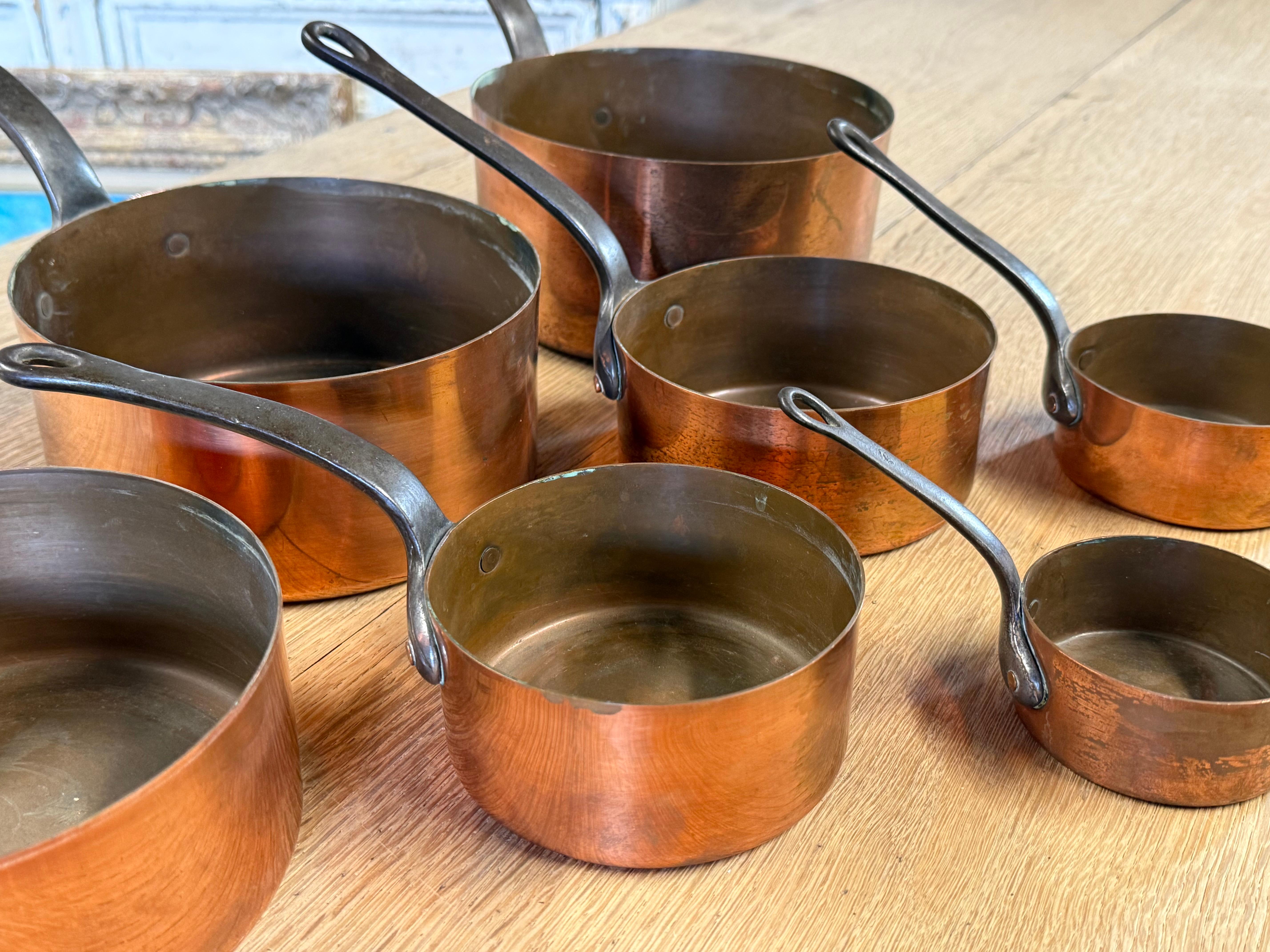 20ième siècle Set de casseroles en cuivre français vintage en vente