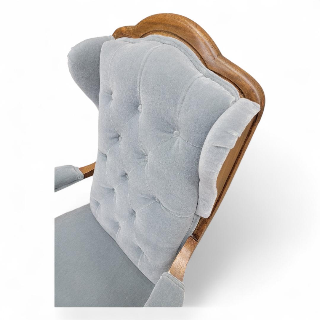 20ième siècle Paire de fauteuils vintage de style Biedermeier, nouvellement tapissés en vente